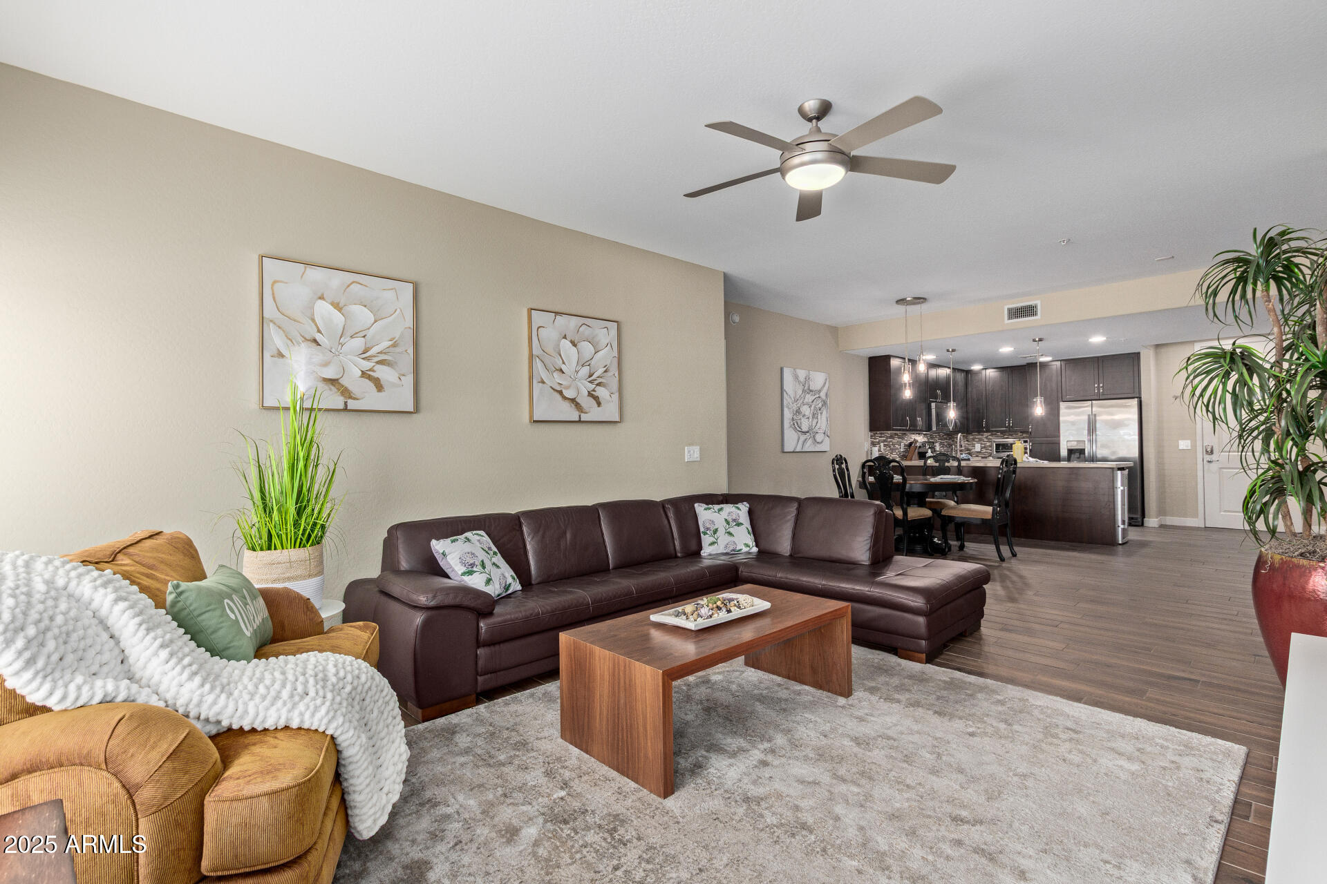 5450 E DEER VALLEY Drive 1195