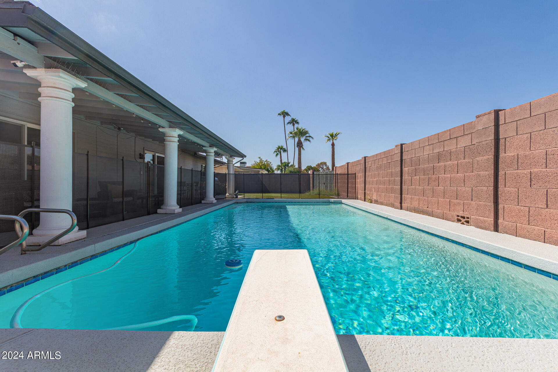 8742 E WELDON Avenue