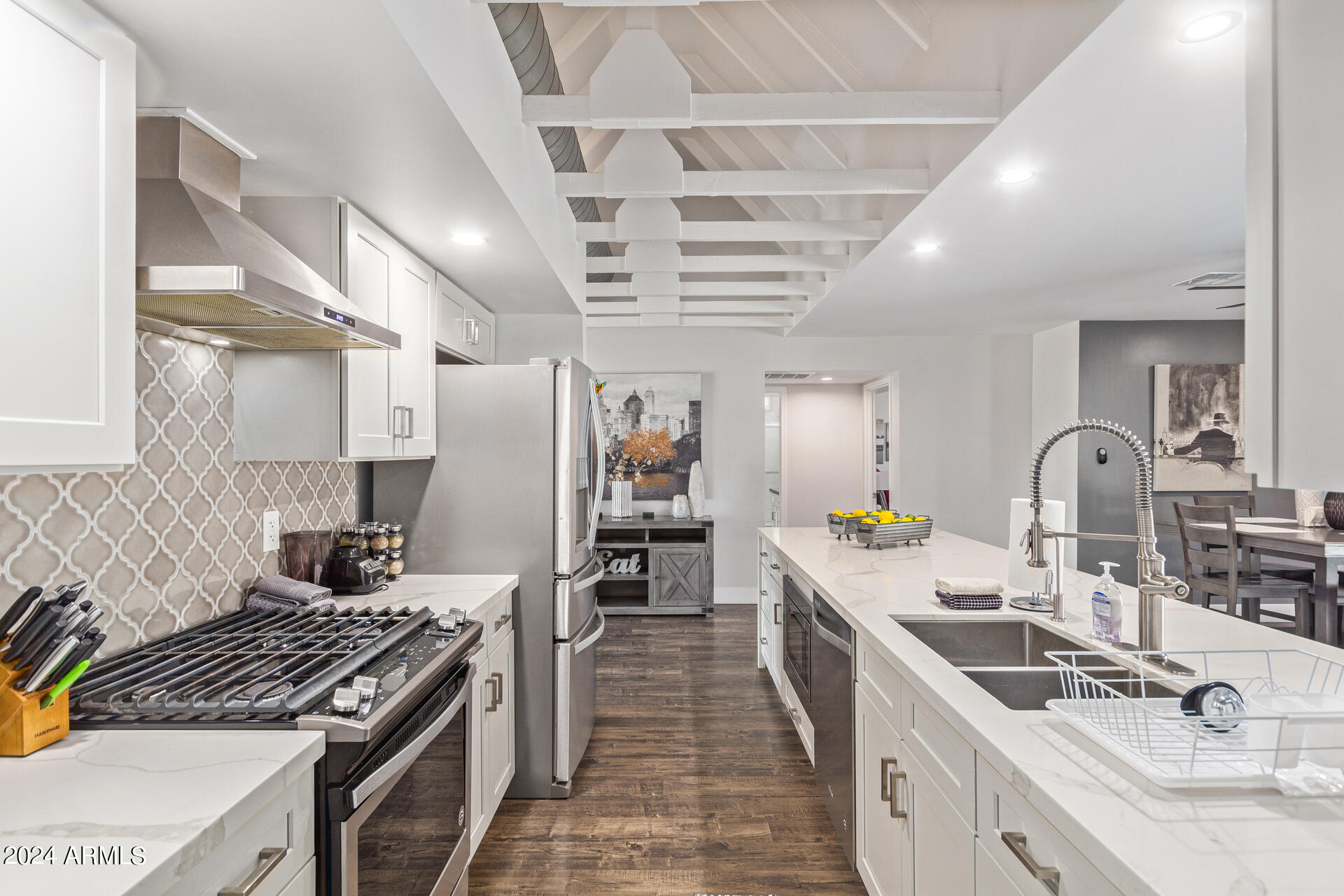 8742 E WELDON Avenue