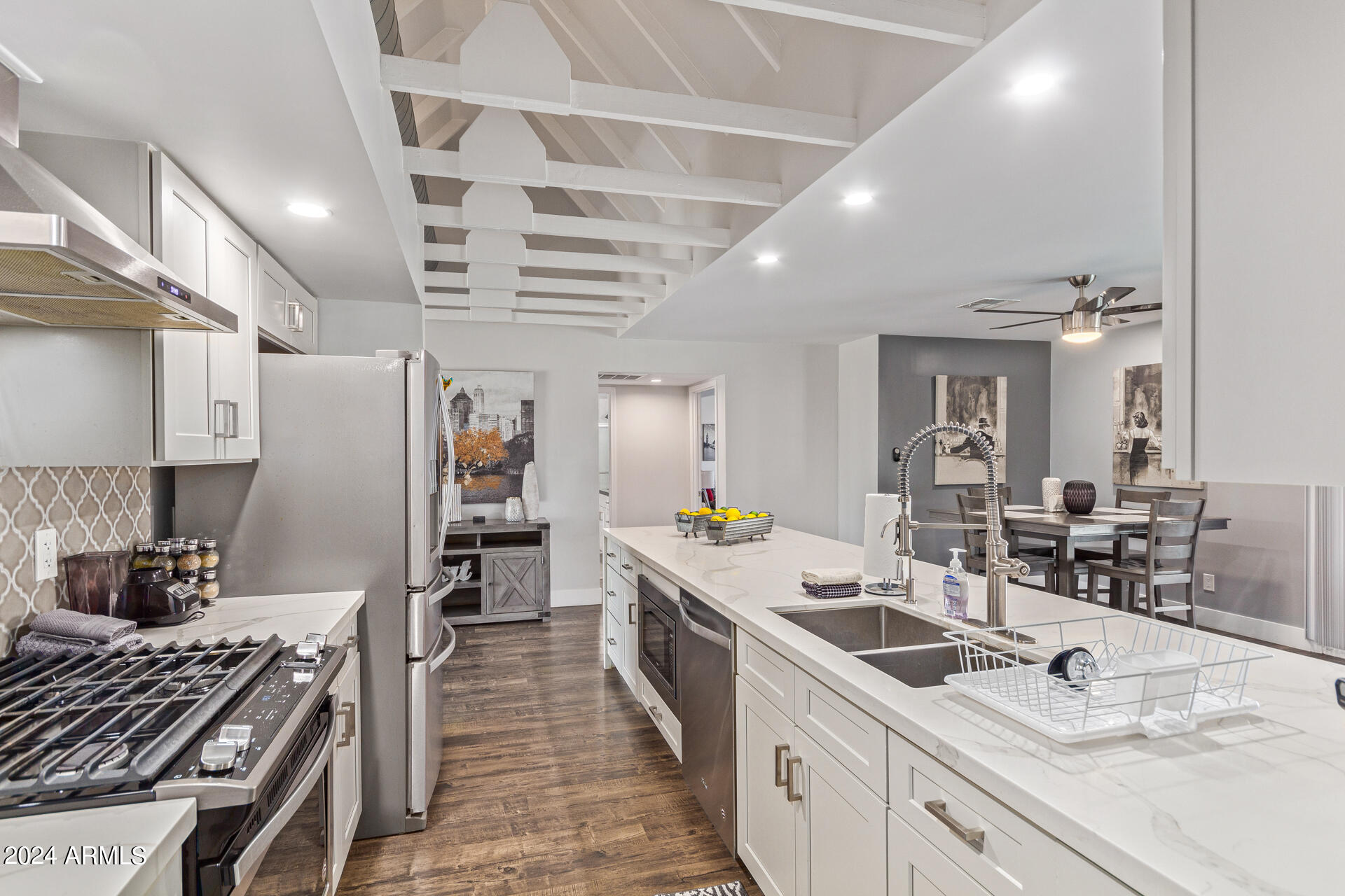 8742 E WELDON Avenue