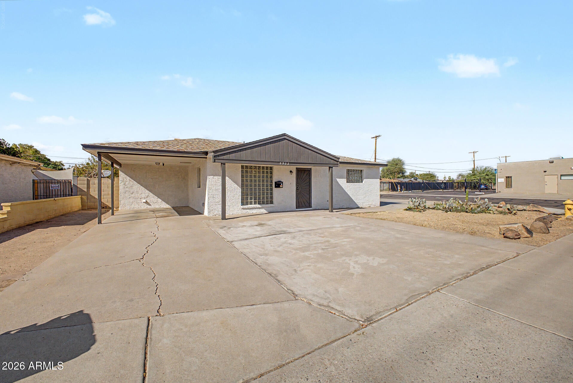 2902 W NORTHERN Avenue