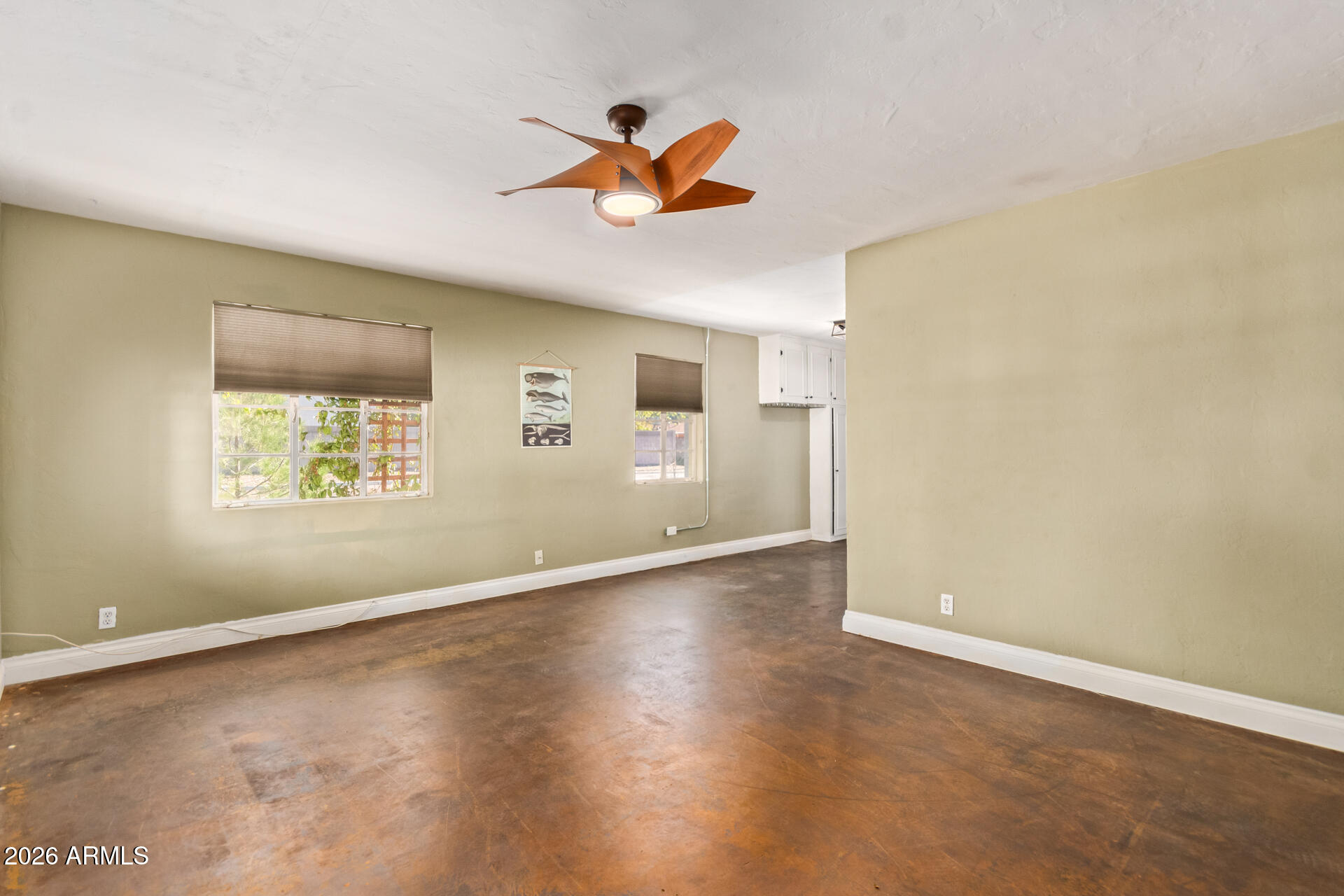 2945 E MULBERRY Drive