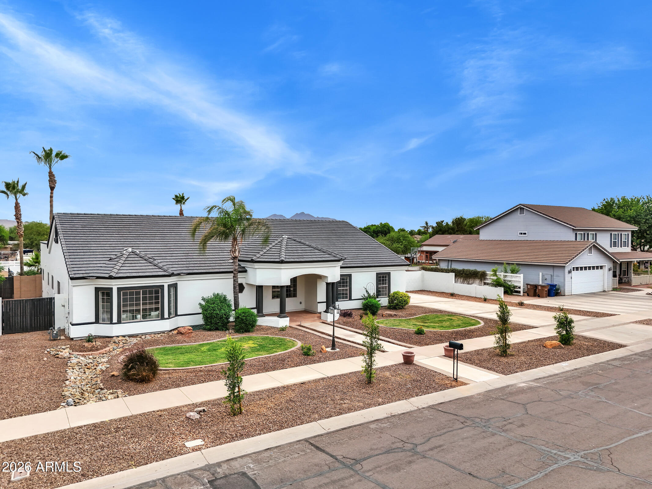 ARROYO DE LA REINA - Residential