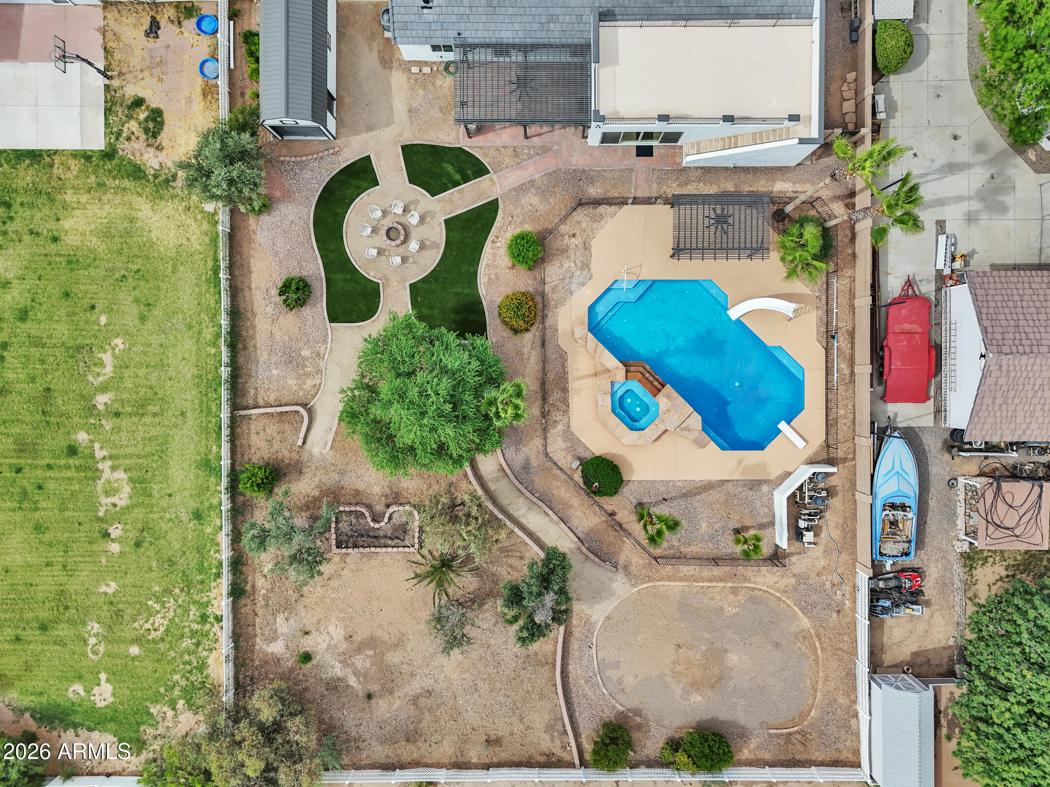 ARROYO DE LA REINA - Residential