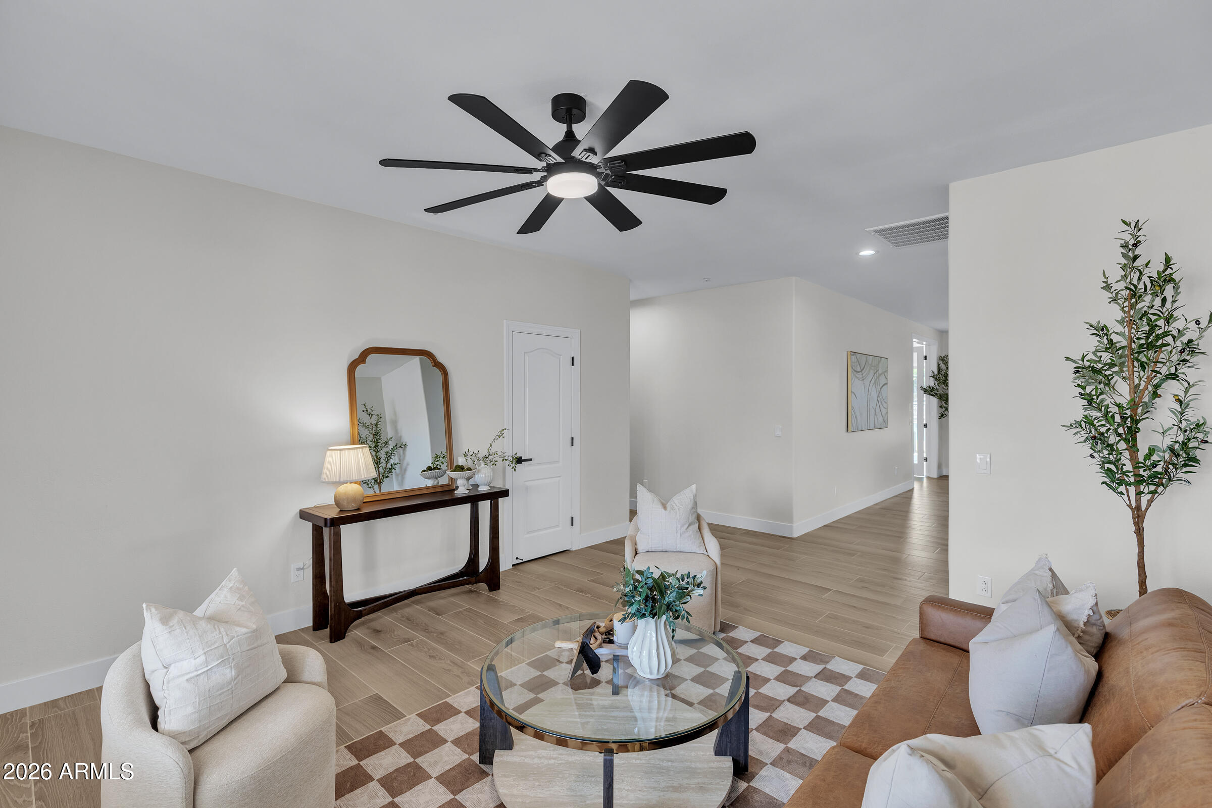 ARROYO DE LA REINA - Residential