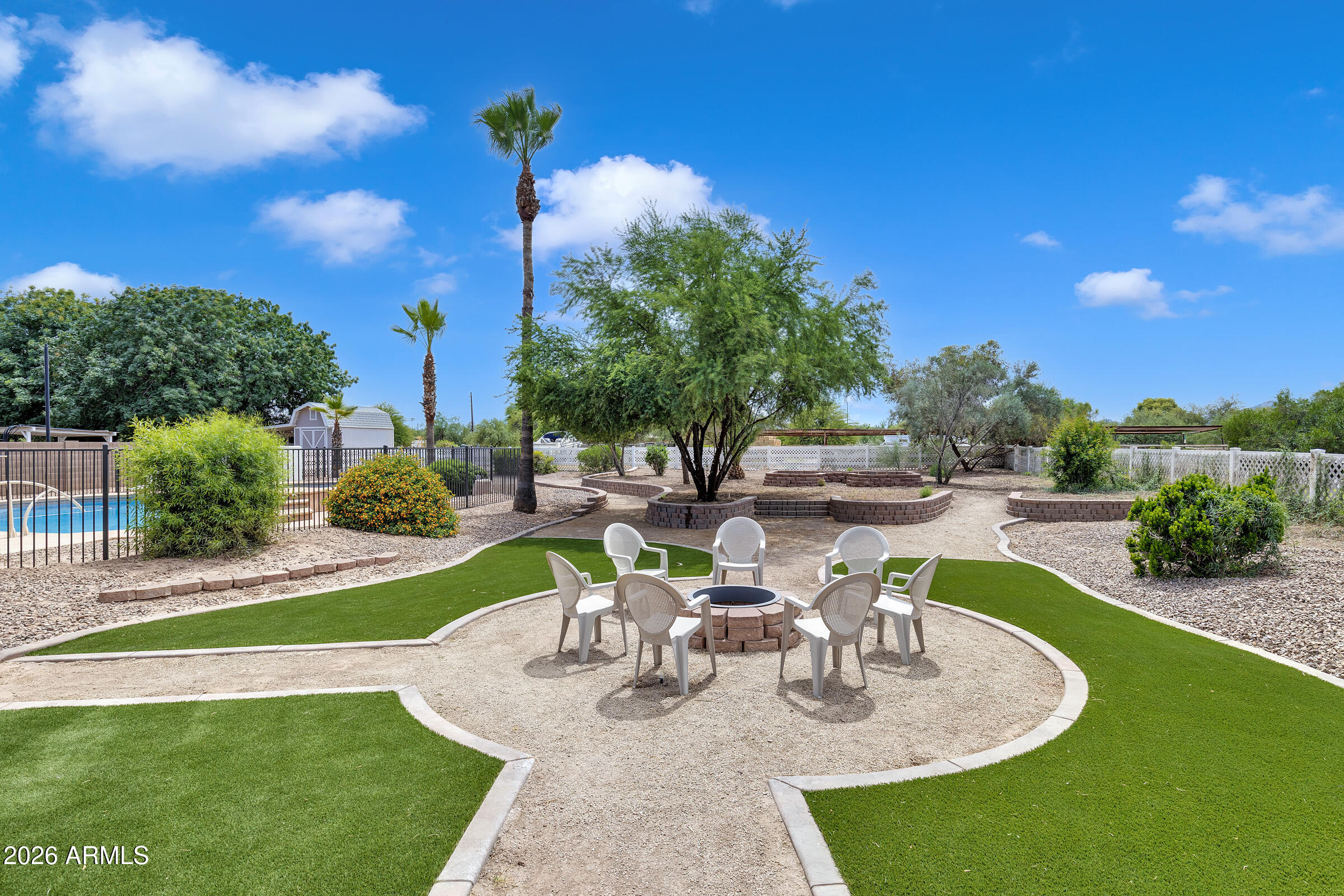 ARROYO DE LA REINA - Residential