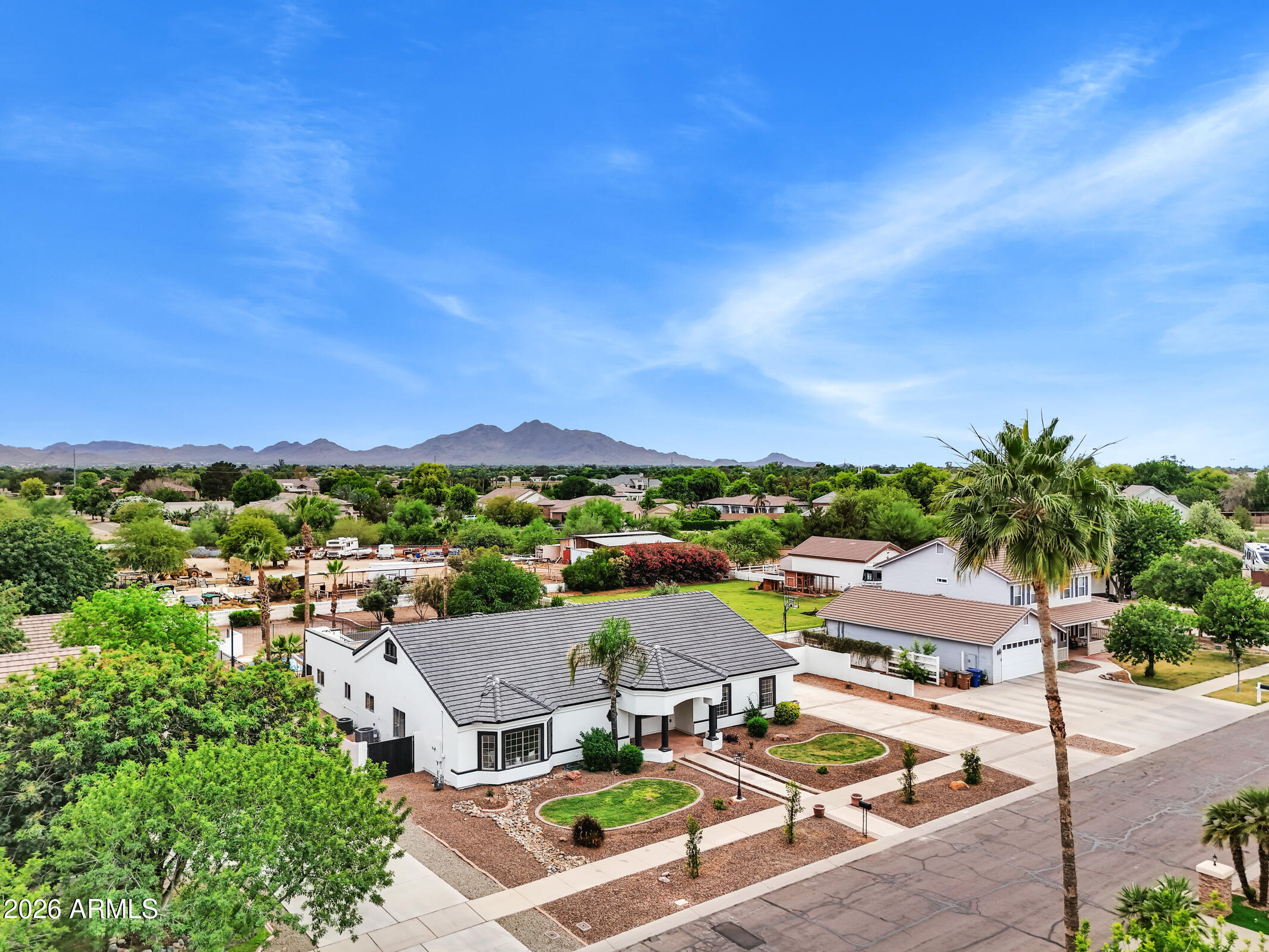 ARROYO DE LA REINA - Residential