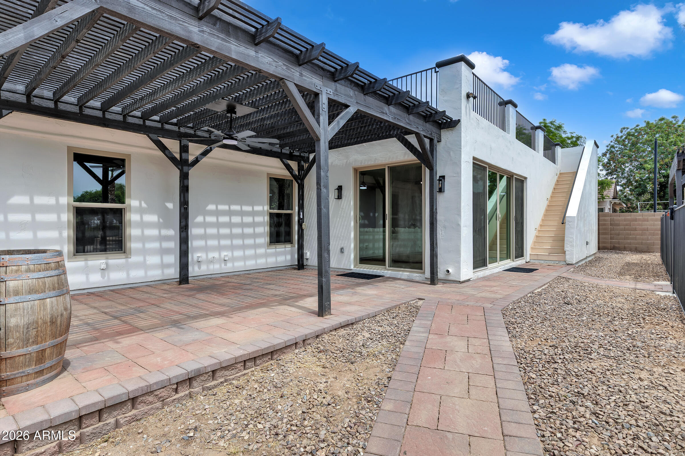 ARROYO DE LA REINA - Residential