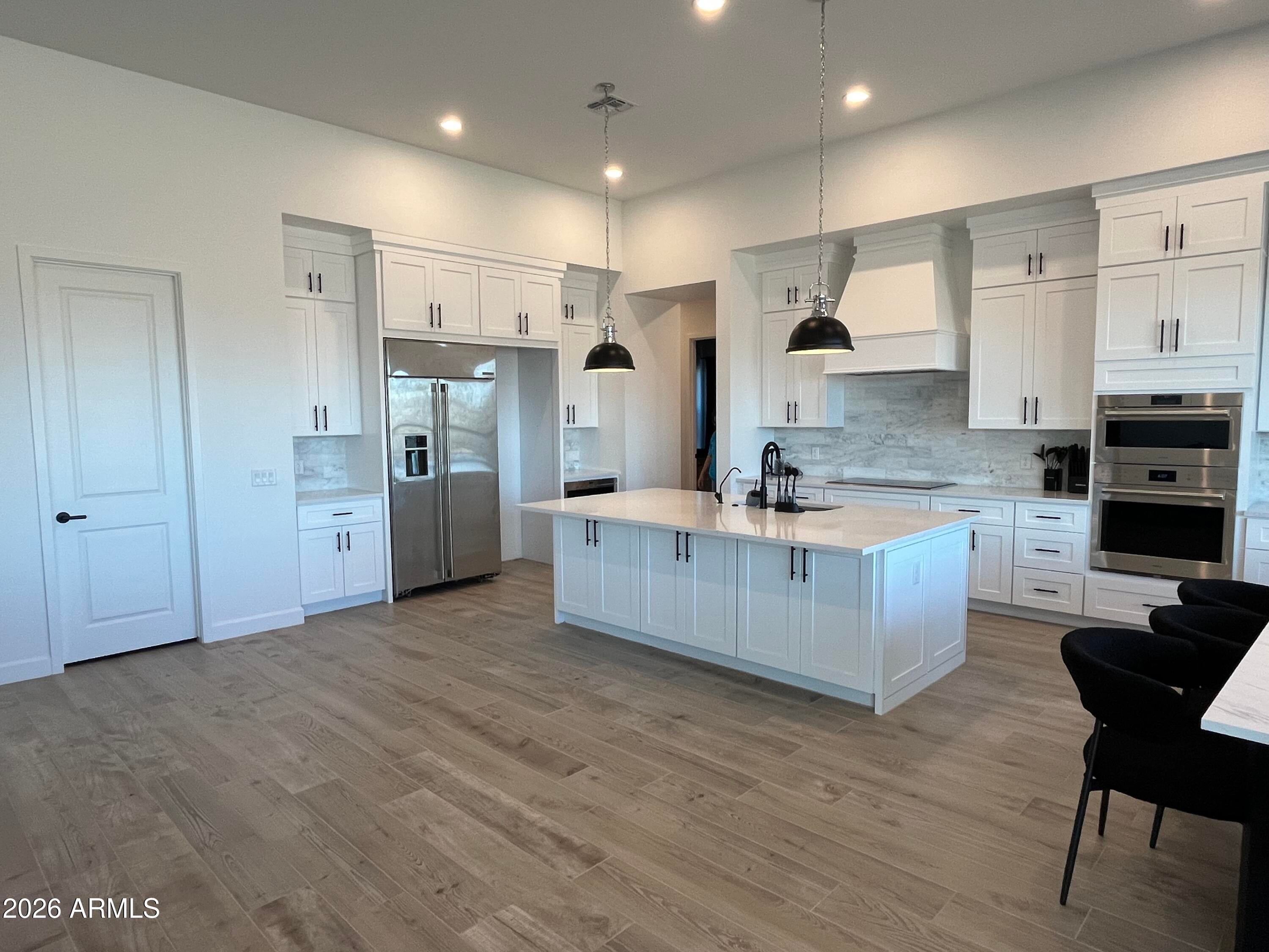 20255 W HIGHLAND Avenue