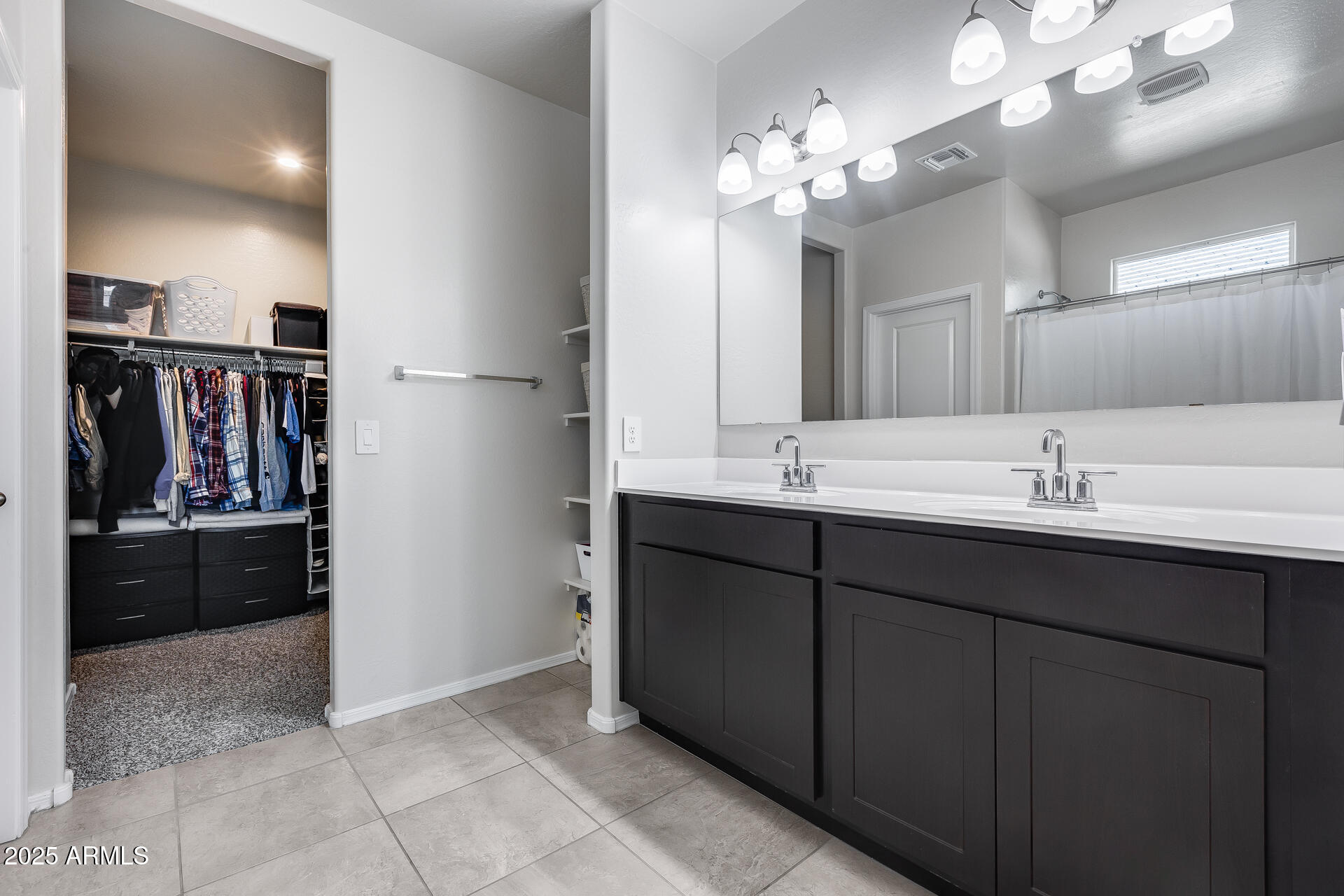 Homes 4 18551 W DESERT HOLLOW Drive