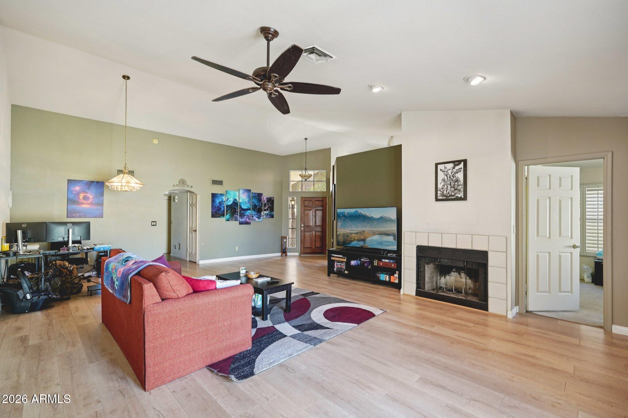 2308 W COMSTOCK Drive