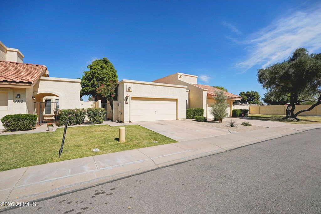 Photo of 2308 W Comstock Drive, Chandler, AZ 85224 (MLS # 6997169)