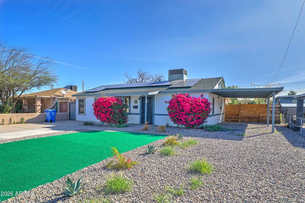 Photo of 2031 N 28th Place, Phoenix, AZ 85008 (MLS # 7001369)