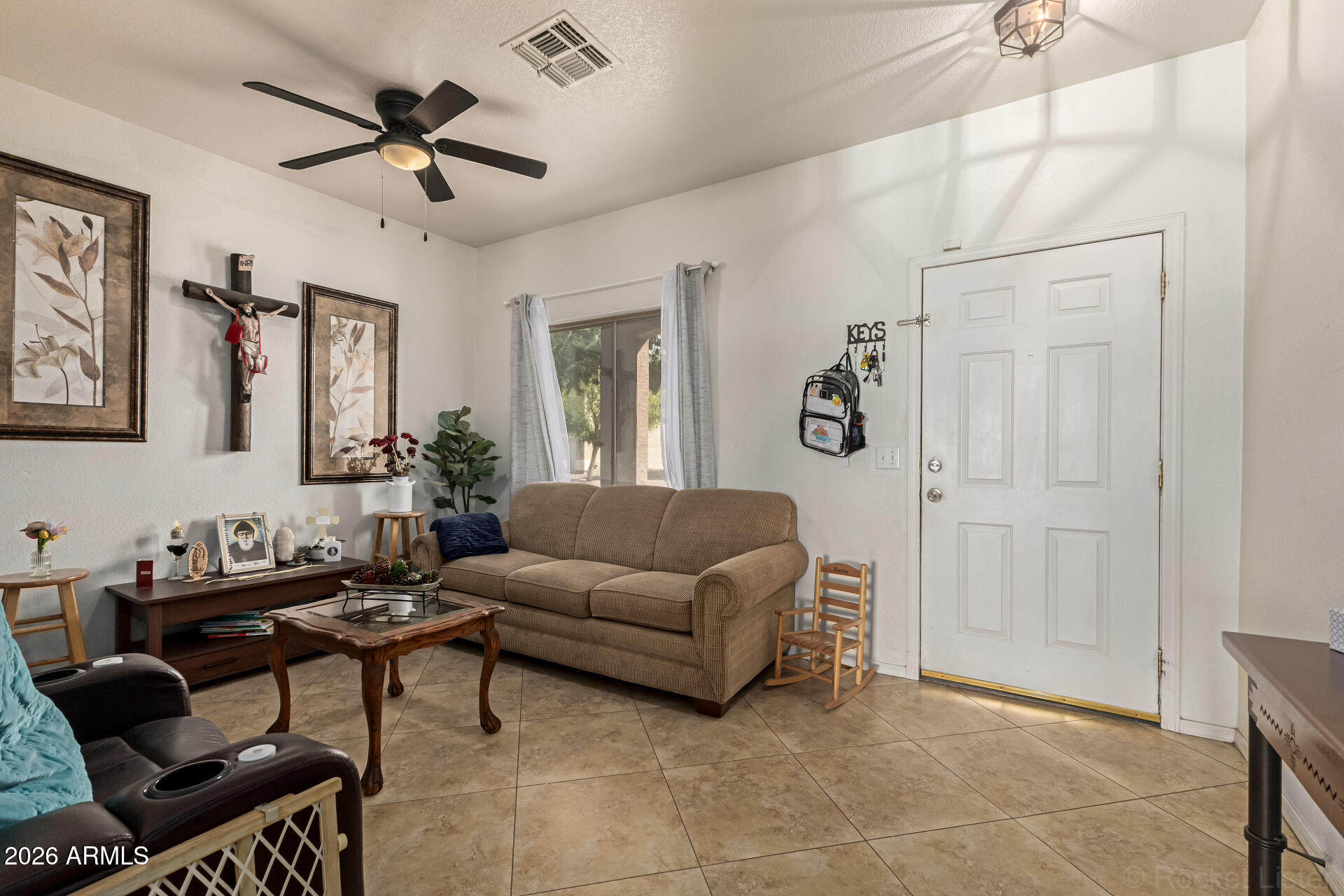 1126 E COWBOY COVE Trail