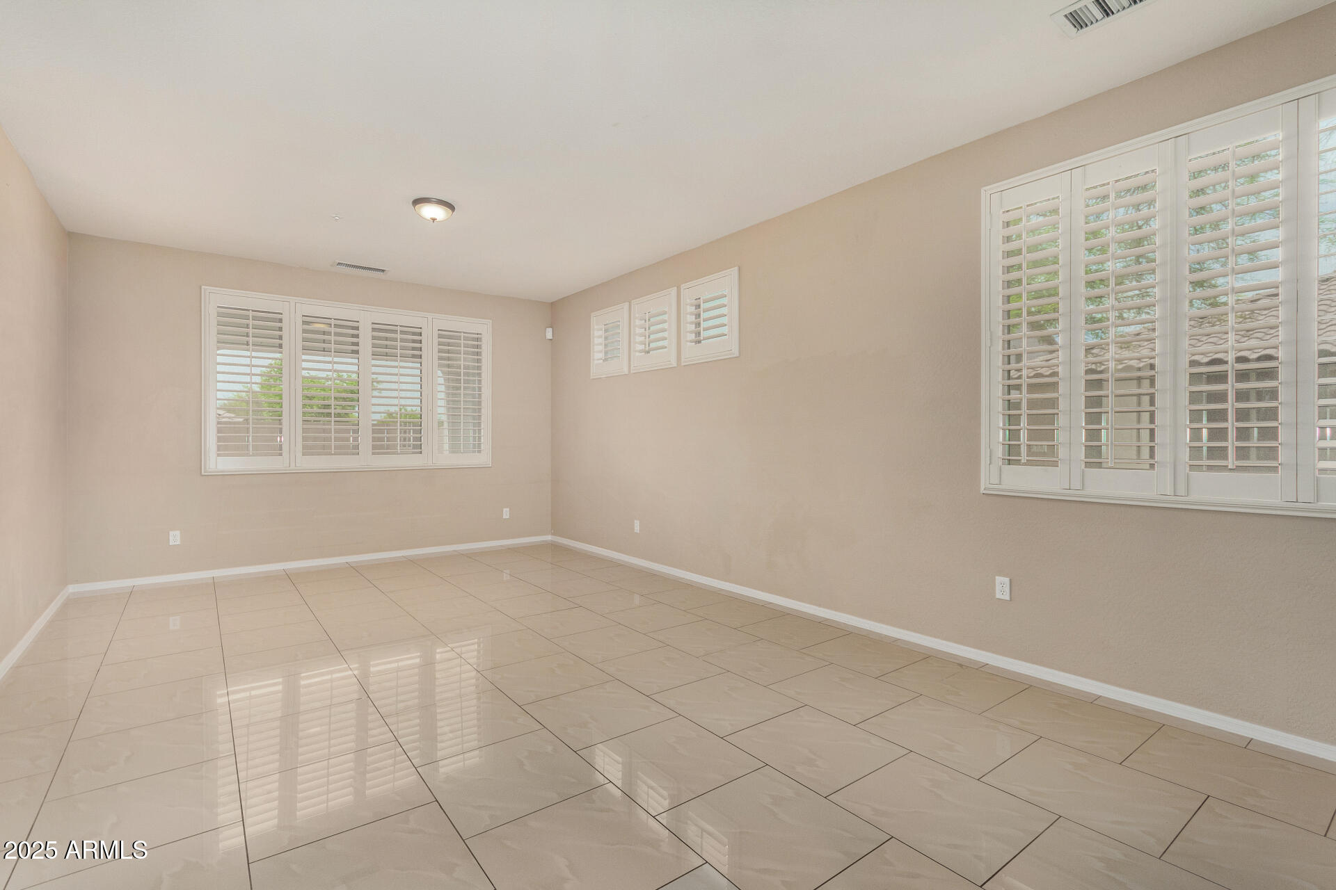 12023 W DUANE Lane