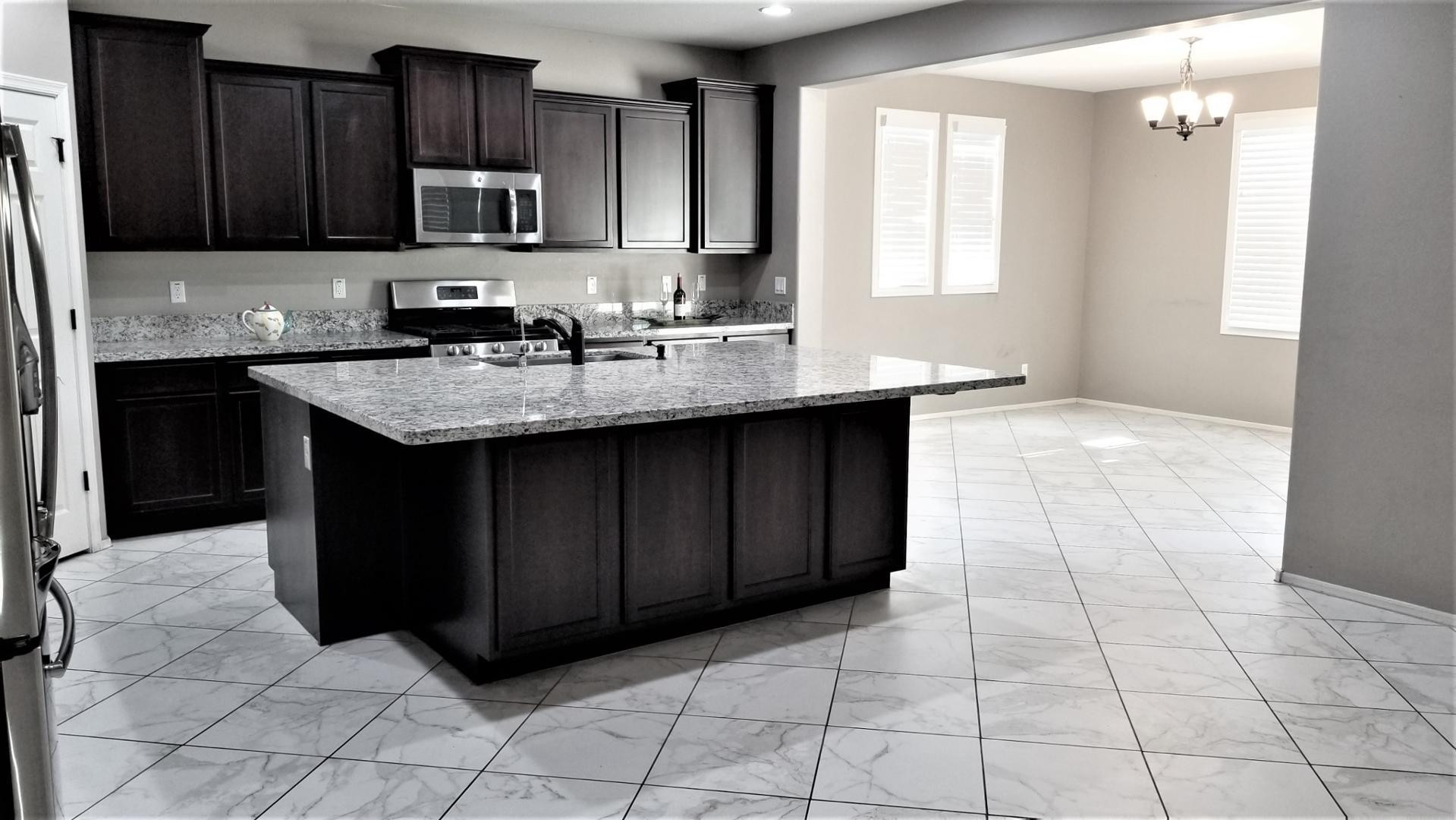 2248 E Ottawa Lane