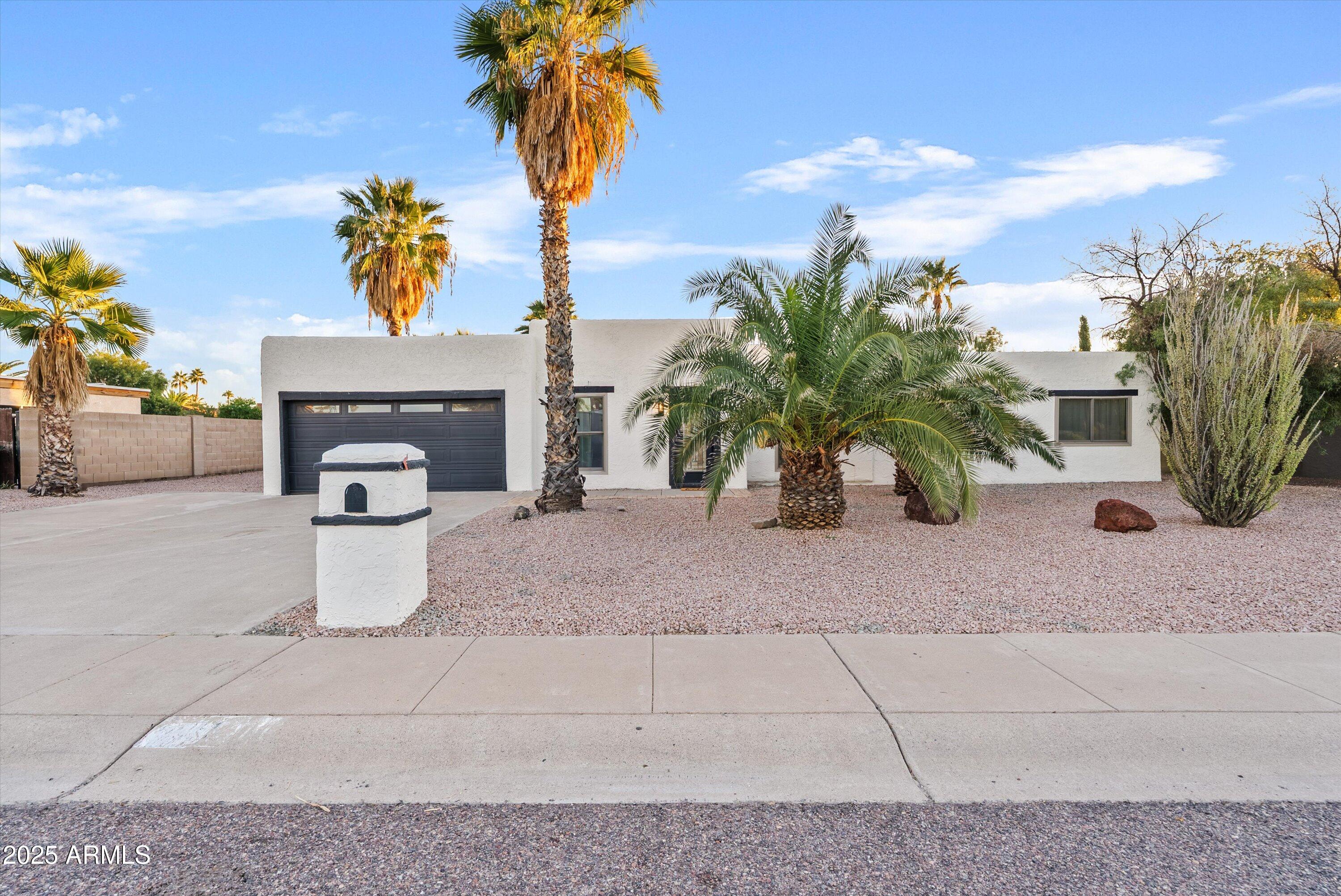 6411 E CAMINO DE LOS RANCHOS --