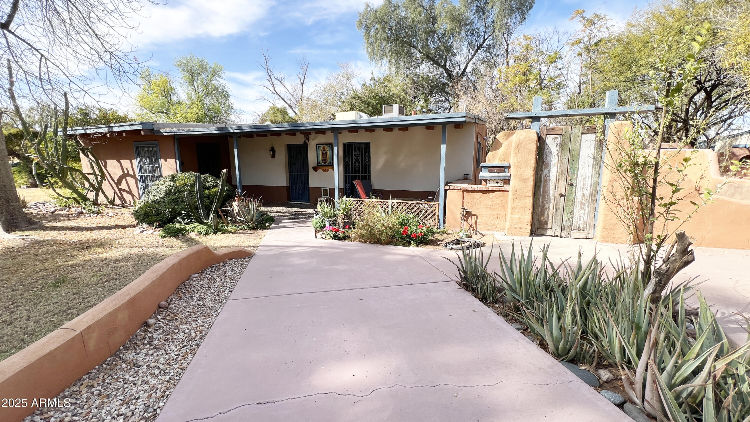 Phoenix, Arizona 85016, United States, 2 Bedrooms Bedrooms, ,1 BathroomBathrooms,Residential,Pending,4604