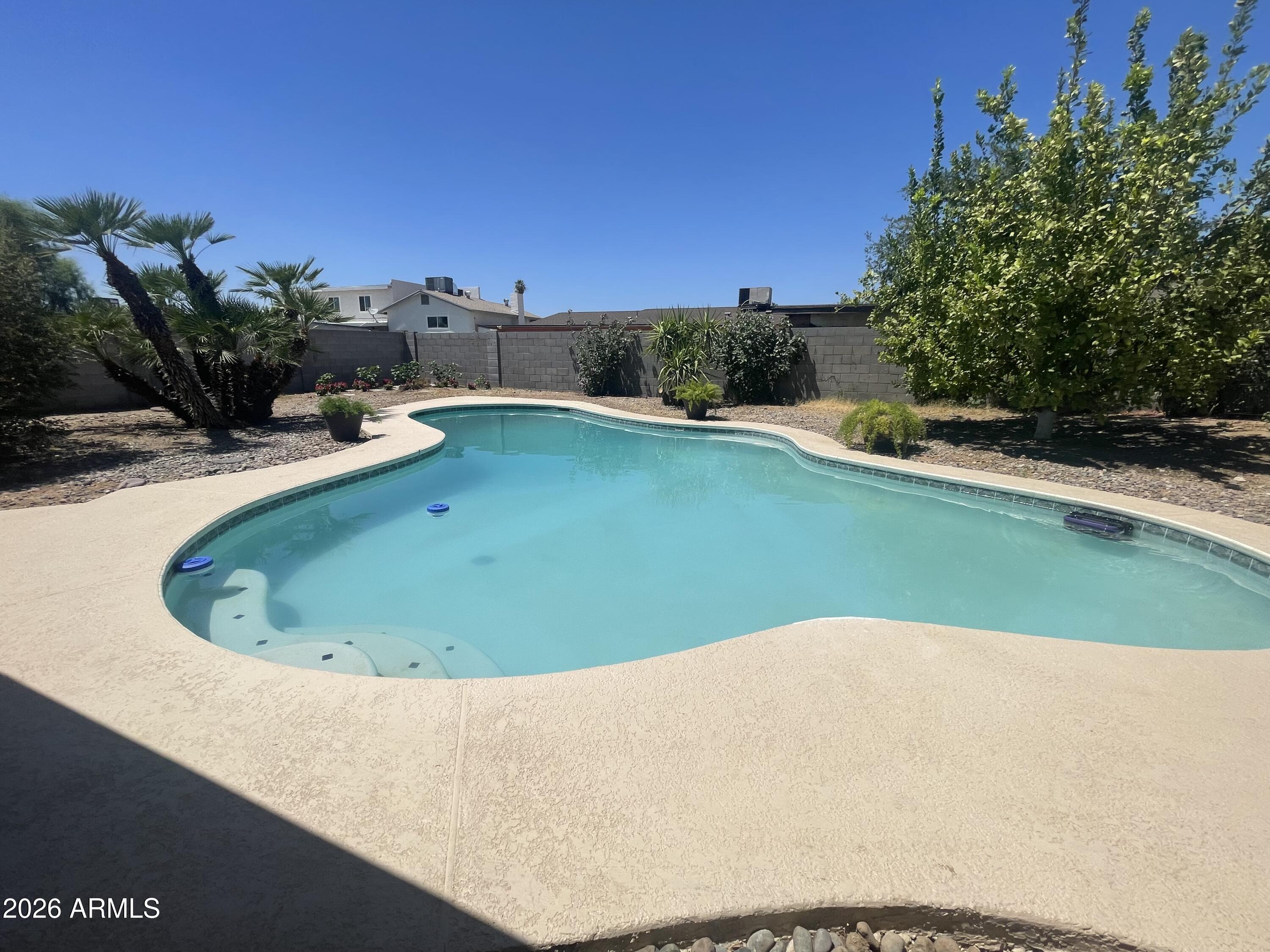 3826 W MEADOW Drive