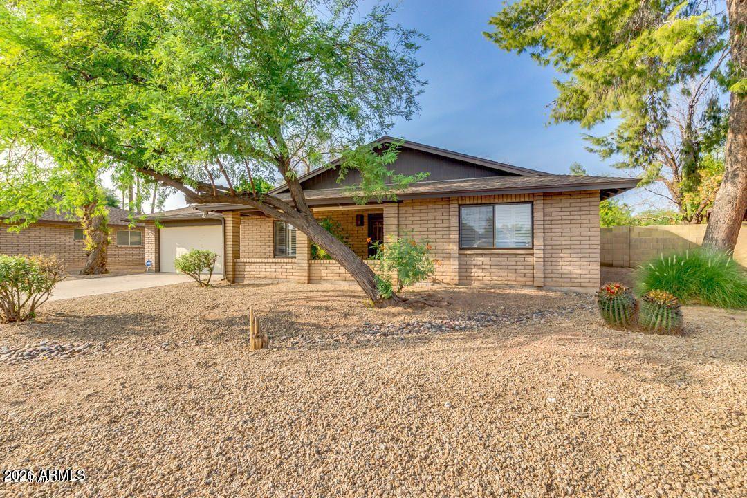 1536 E GEMINI Drive