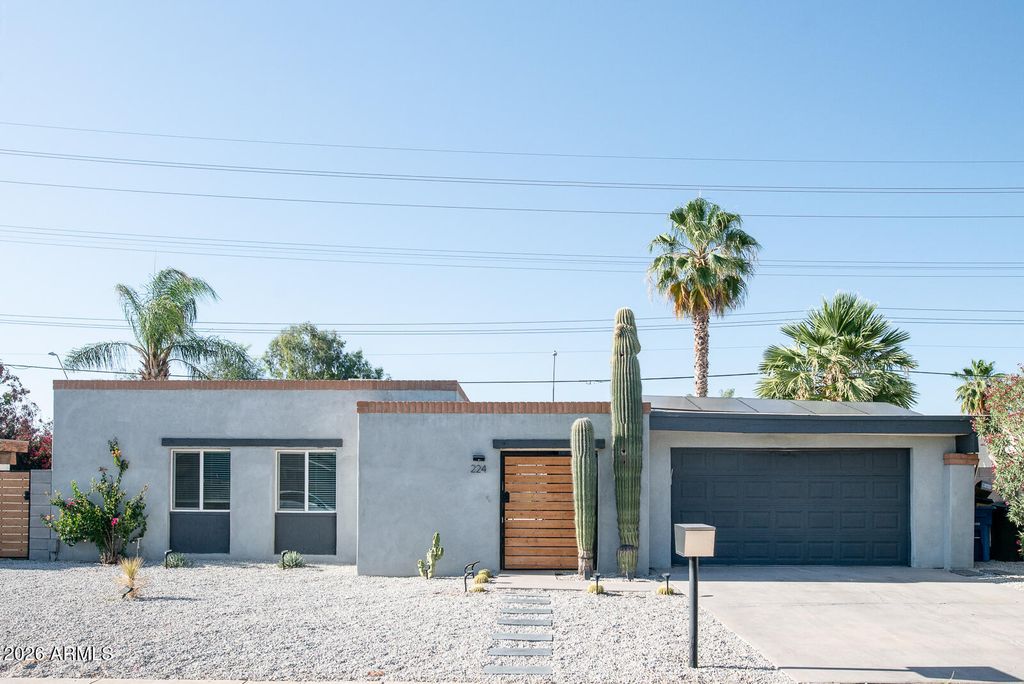 Photo of 224 W Aspen Avenue, Gilbert, AZ 85233 (MLS # 7018519)