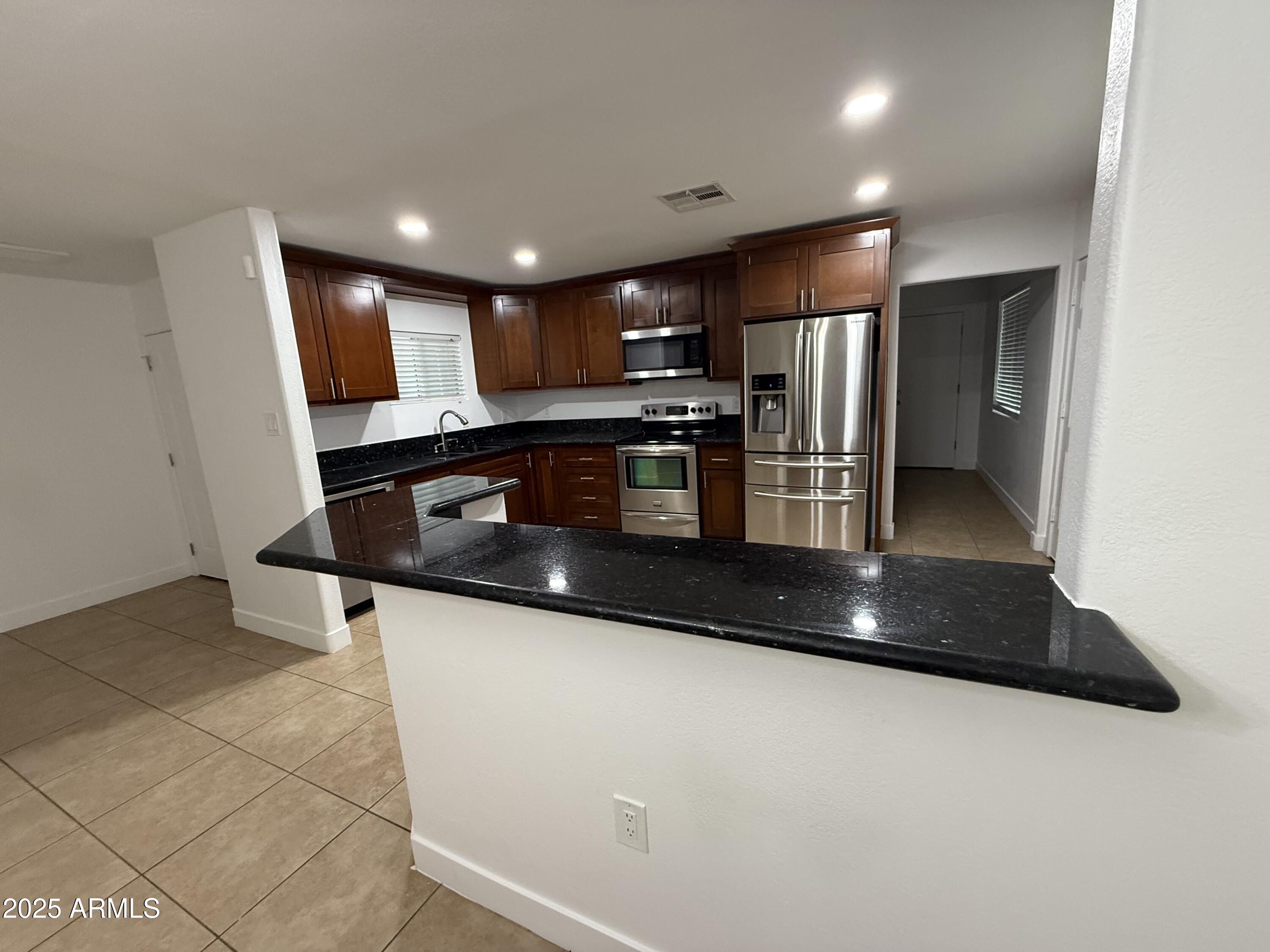 Search Homes 2 5338 W WOLF Street