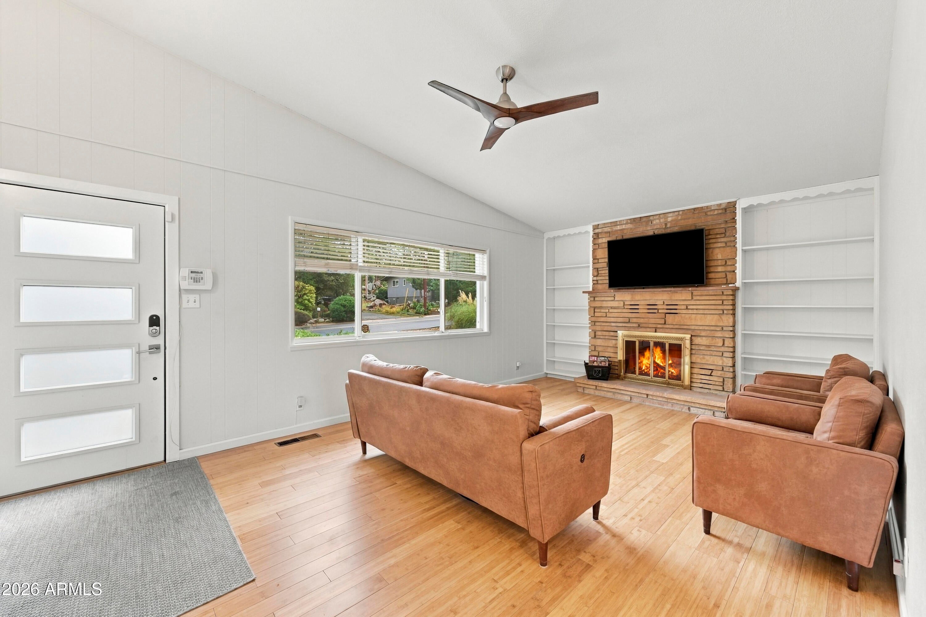 216 PLAZA Drive
