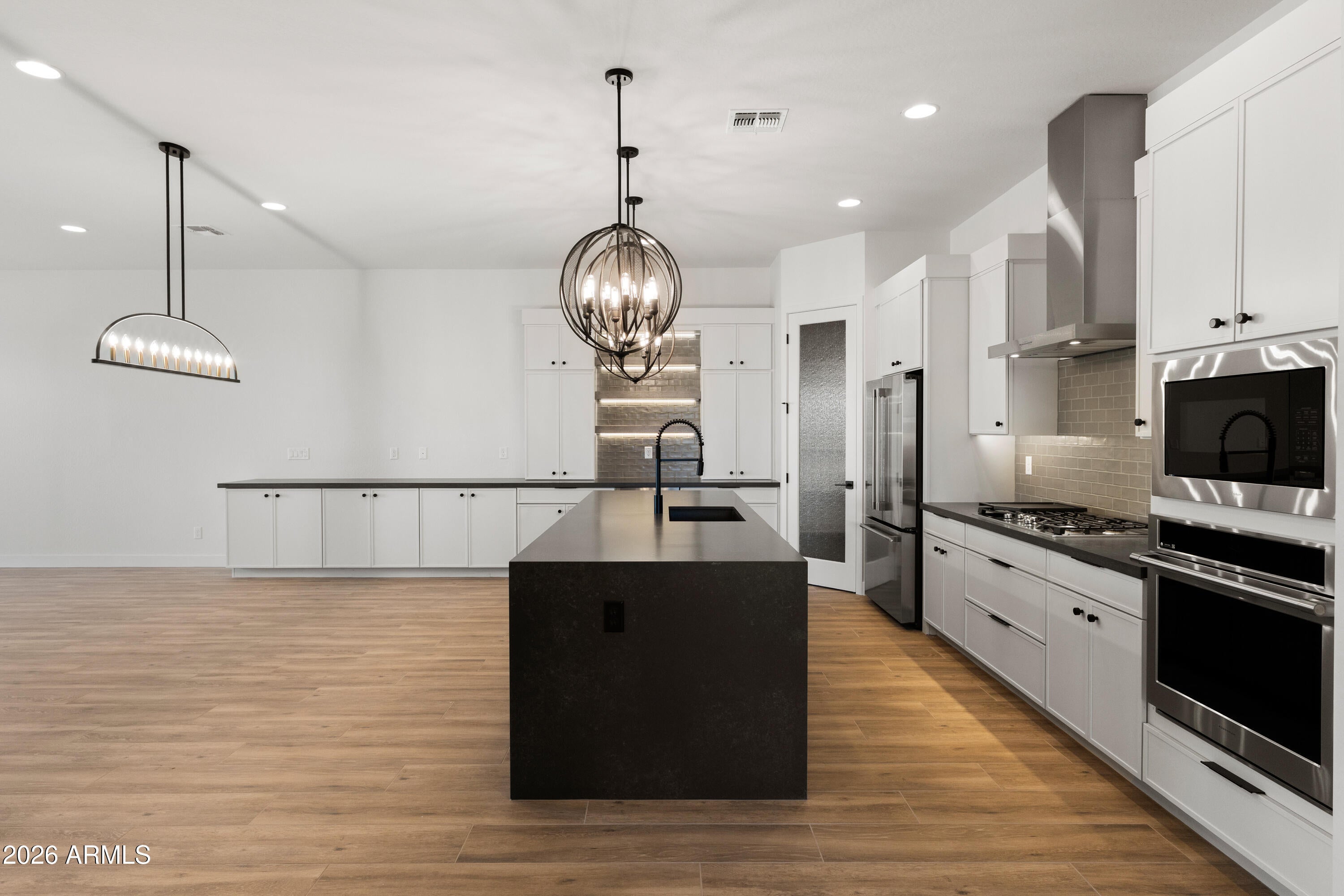 Peoria, Arizona, 85381, United States, 3 Bedrooms Bedrooms, ,3 BathroomsBathrooms,Residential,Active,2051976