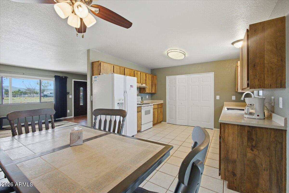 2387 N MARICOPA Street