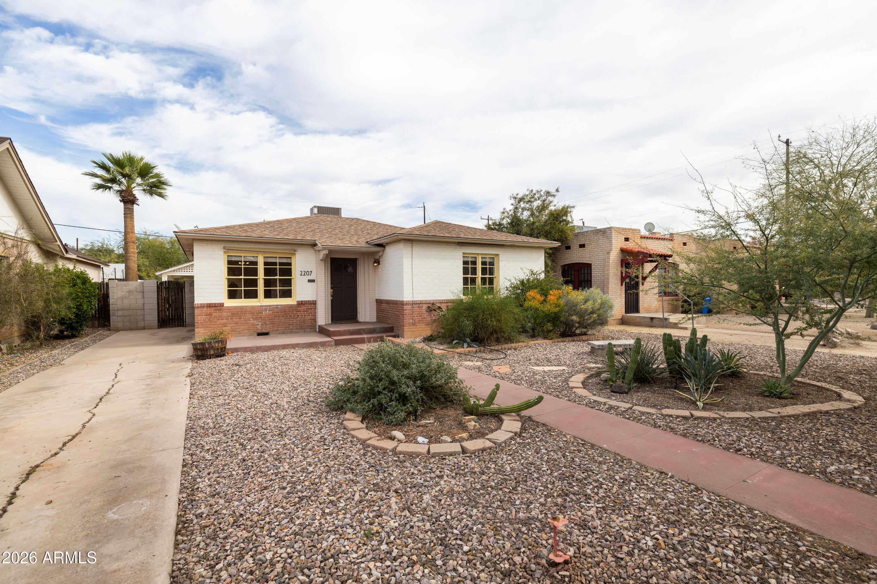 Homes for Sale in Queen Creek Arizona 2 2207 N EDGEMERE Street