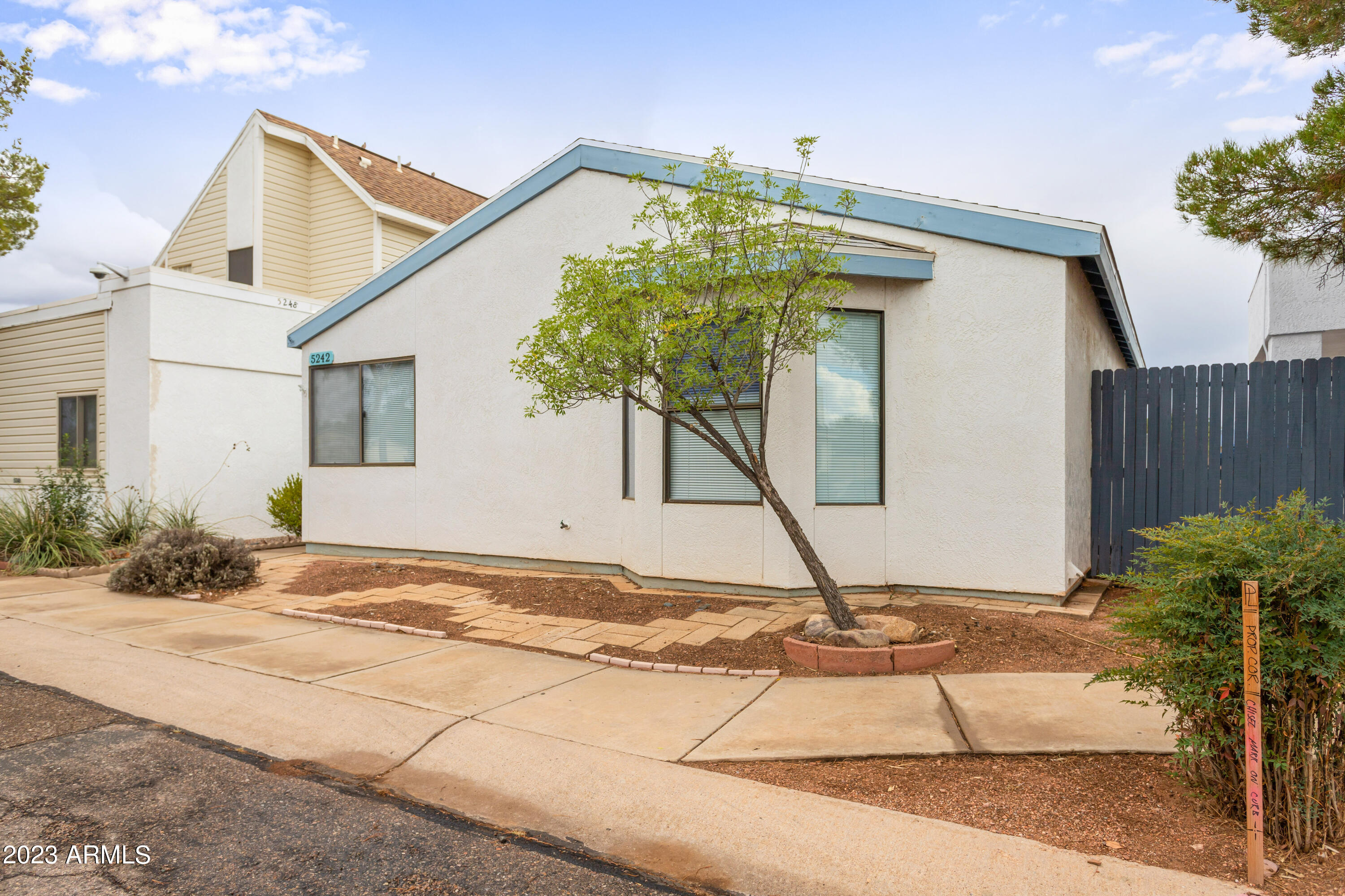 DESERT SHADOWS - Residential