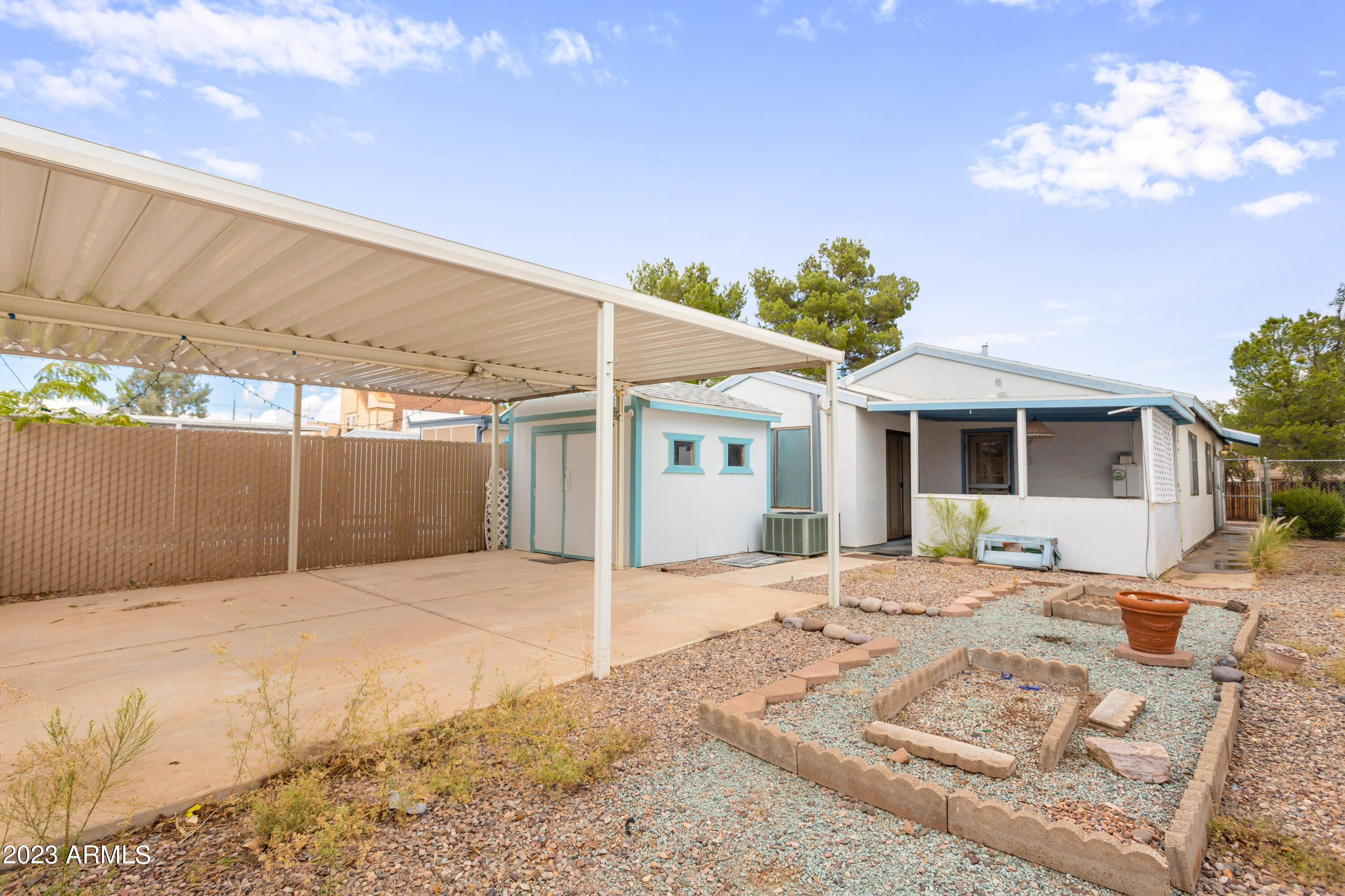 DESERT SHADOWS - Residential