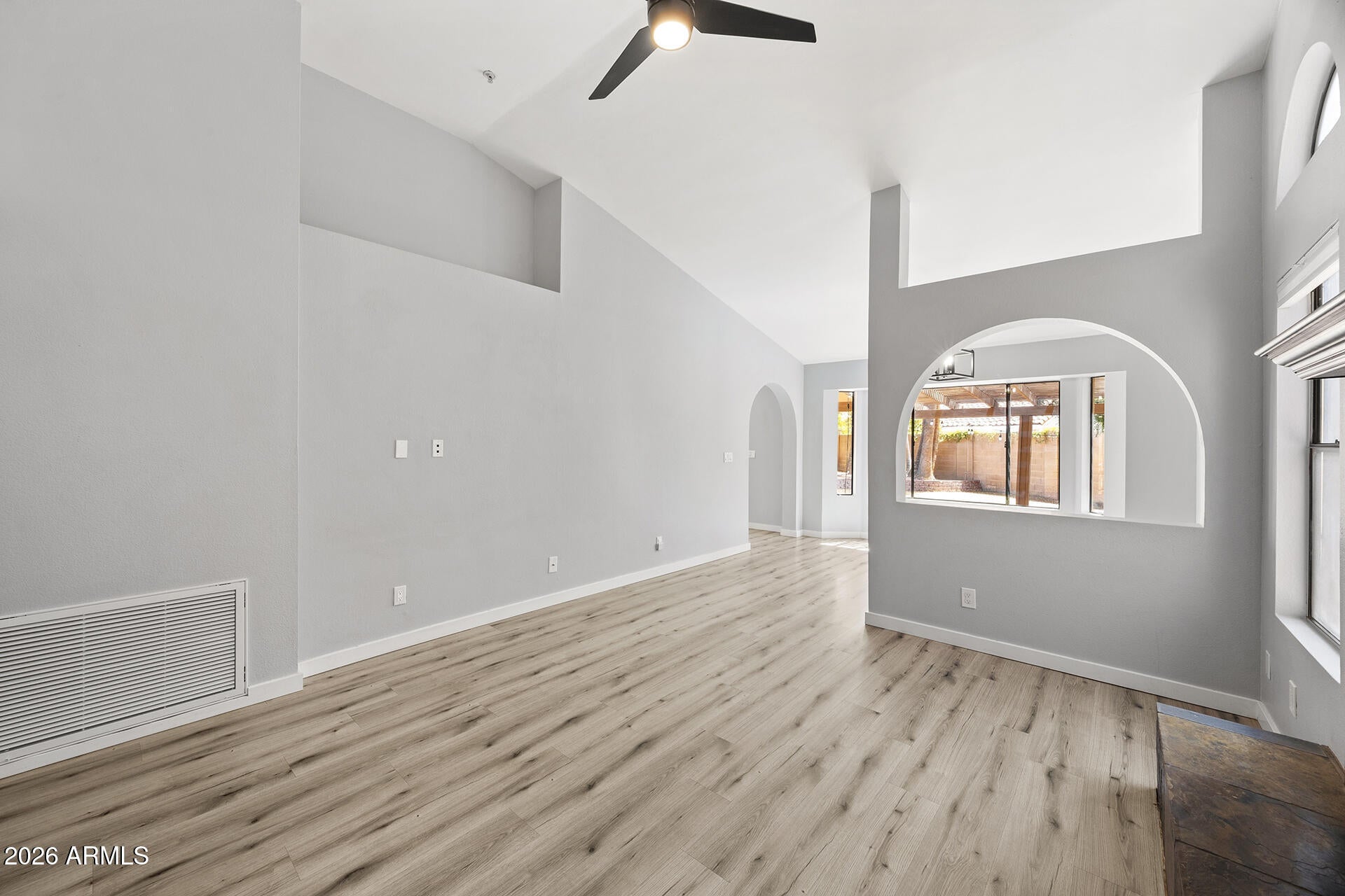 10359 E DAVENPORT Drive
