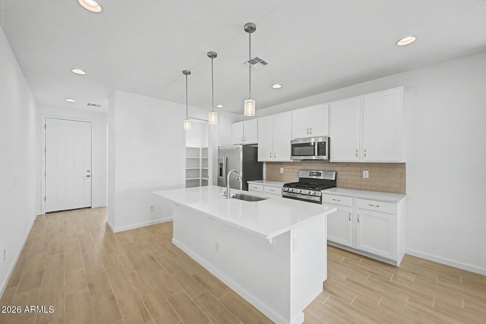 40087 W ANNE Lane