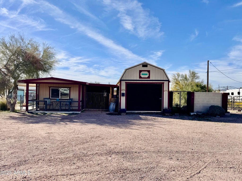 Photo of 174 N Hilton Road, Apache Junction, AZ 85119 (MLS # 6957799)