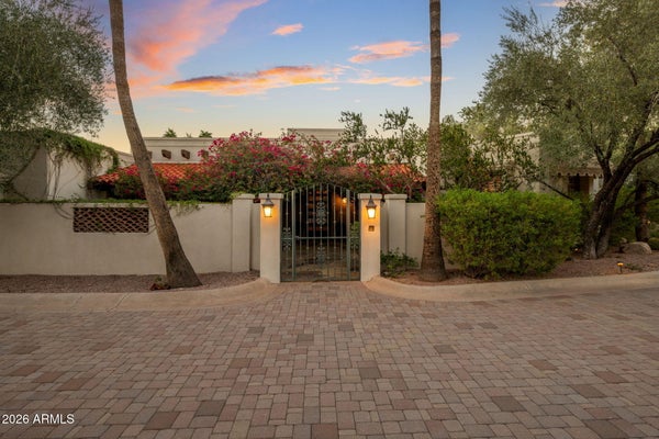 5240 E DESERT VISTA RD, PARADISE VALLEY, AZ 85253 - Image 6373cccba46e67b8e68eecb75876705f/1003039637