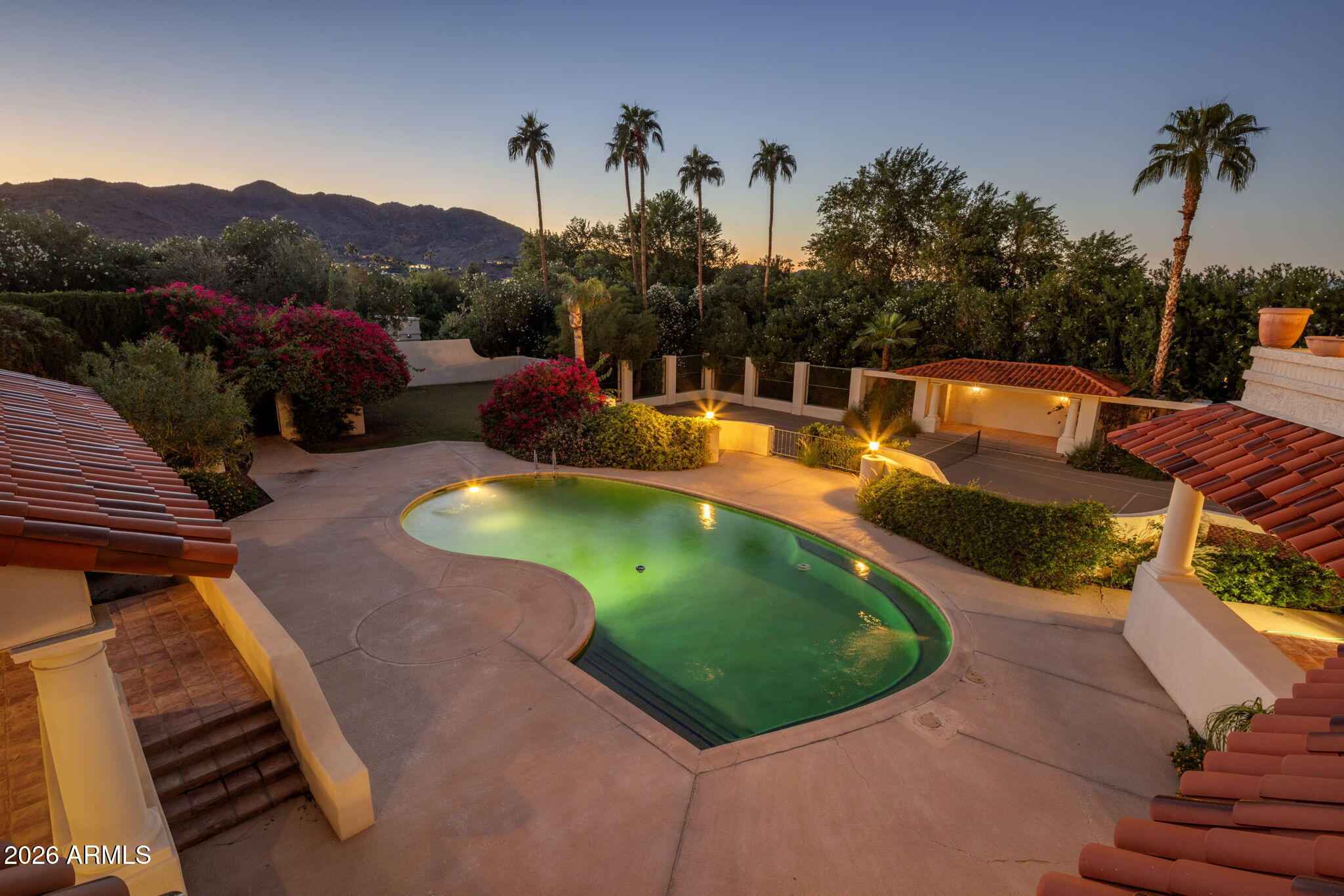 5240 E DESERT VISTA Road