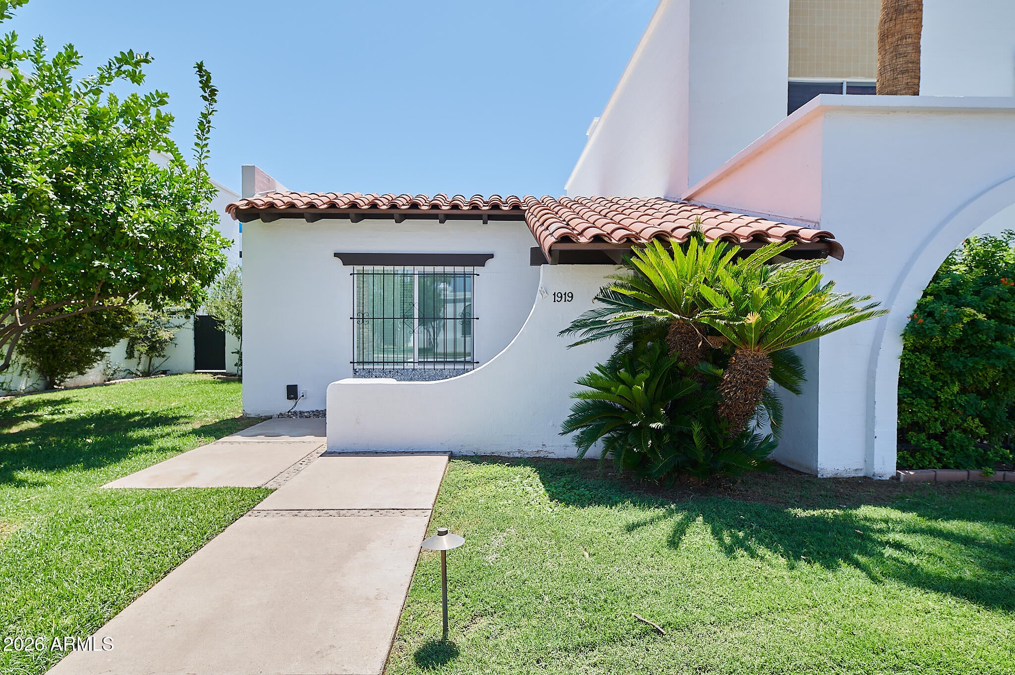 1919 E MEDLOCK Drive