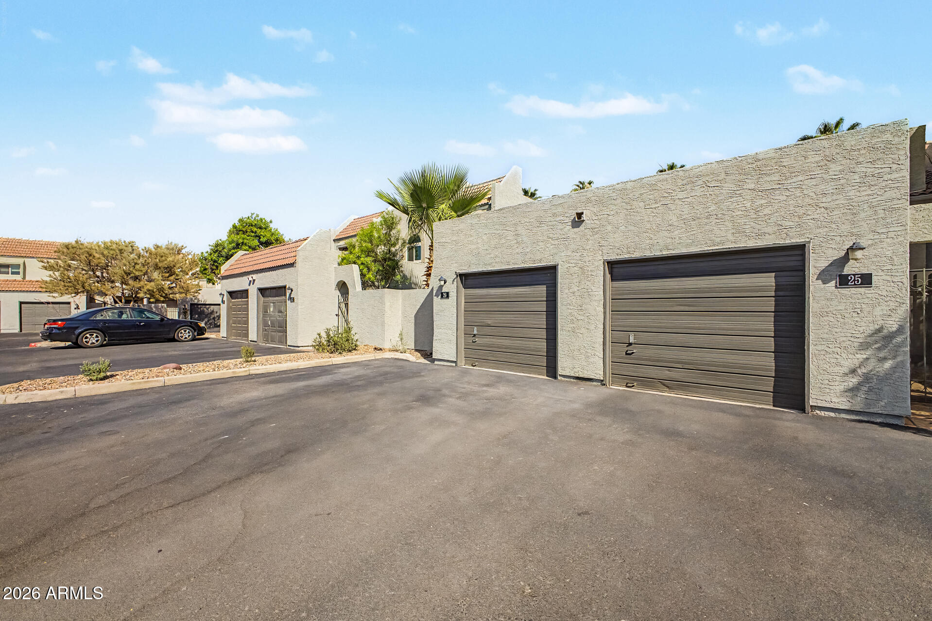 2524 S EL PARADISO -- 26