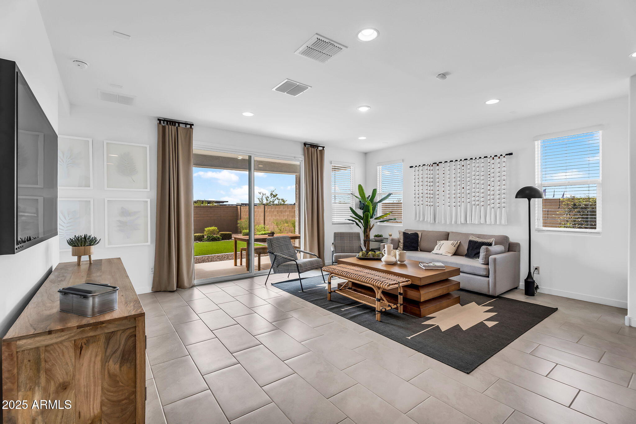 3067 E BARREL RACE Road