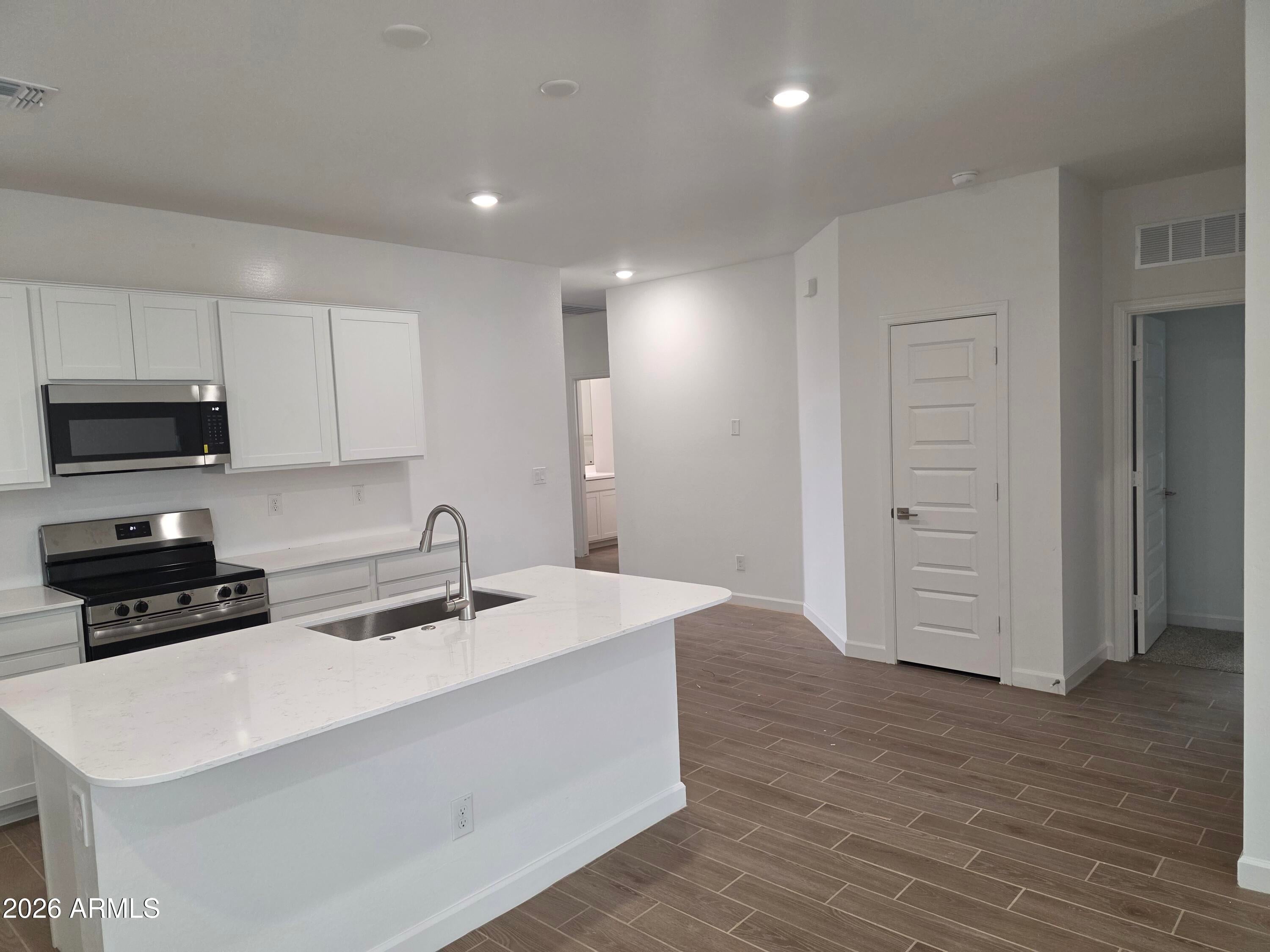 12588 W LOCUST Lane