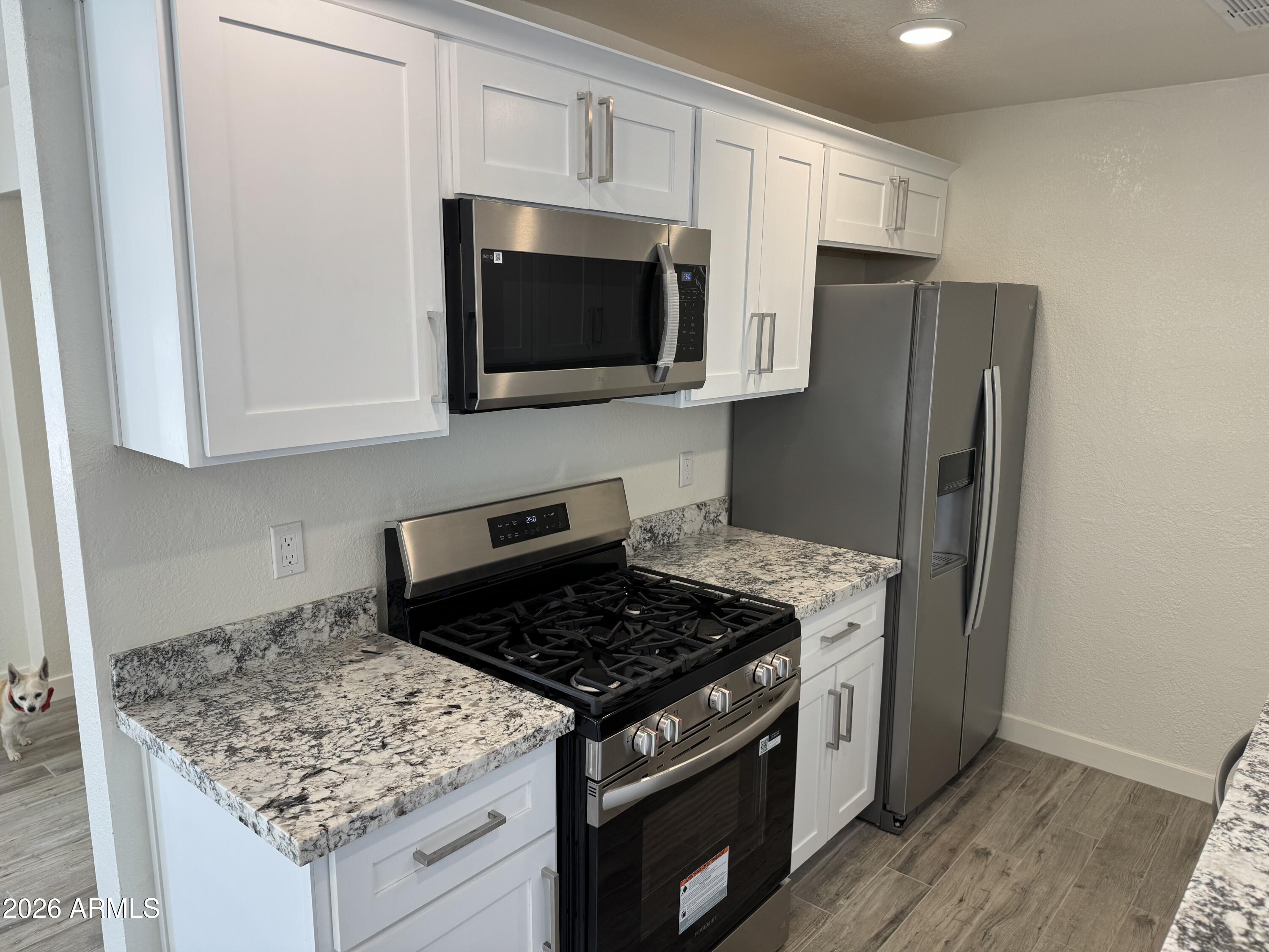 3011 W HIGHLAND Avenue