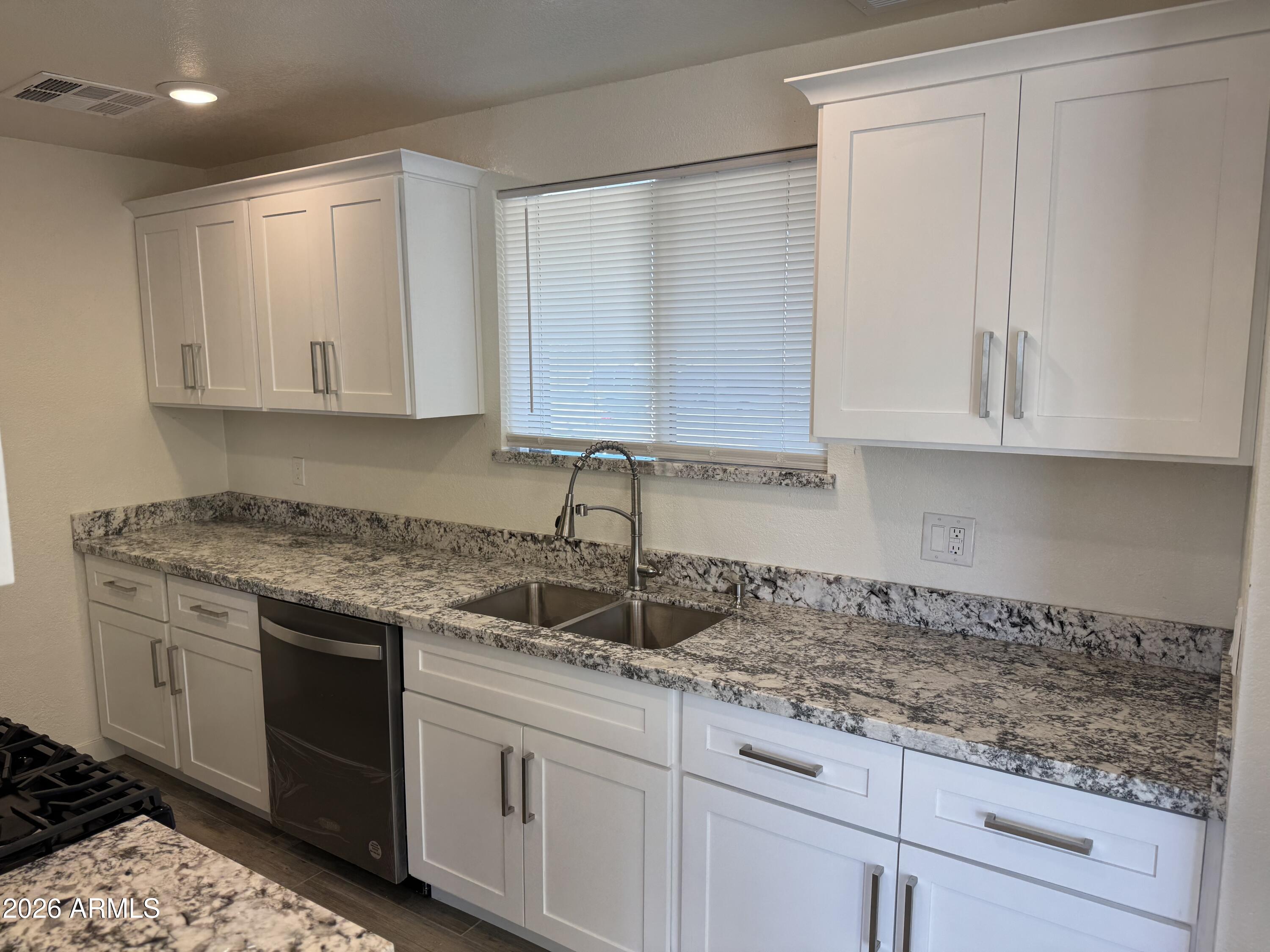 3011 W HIGHLAND Avenue