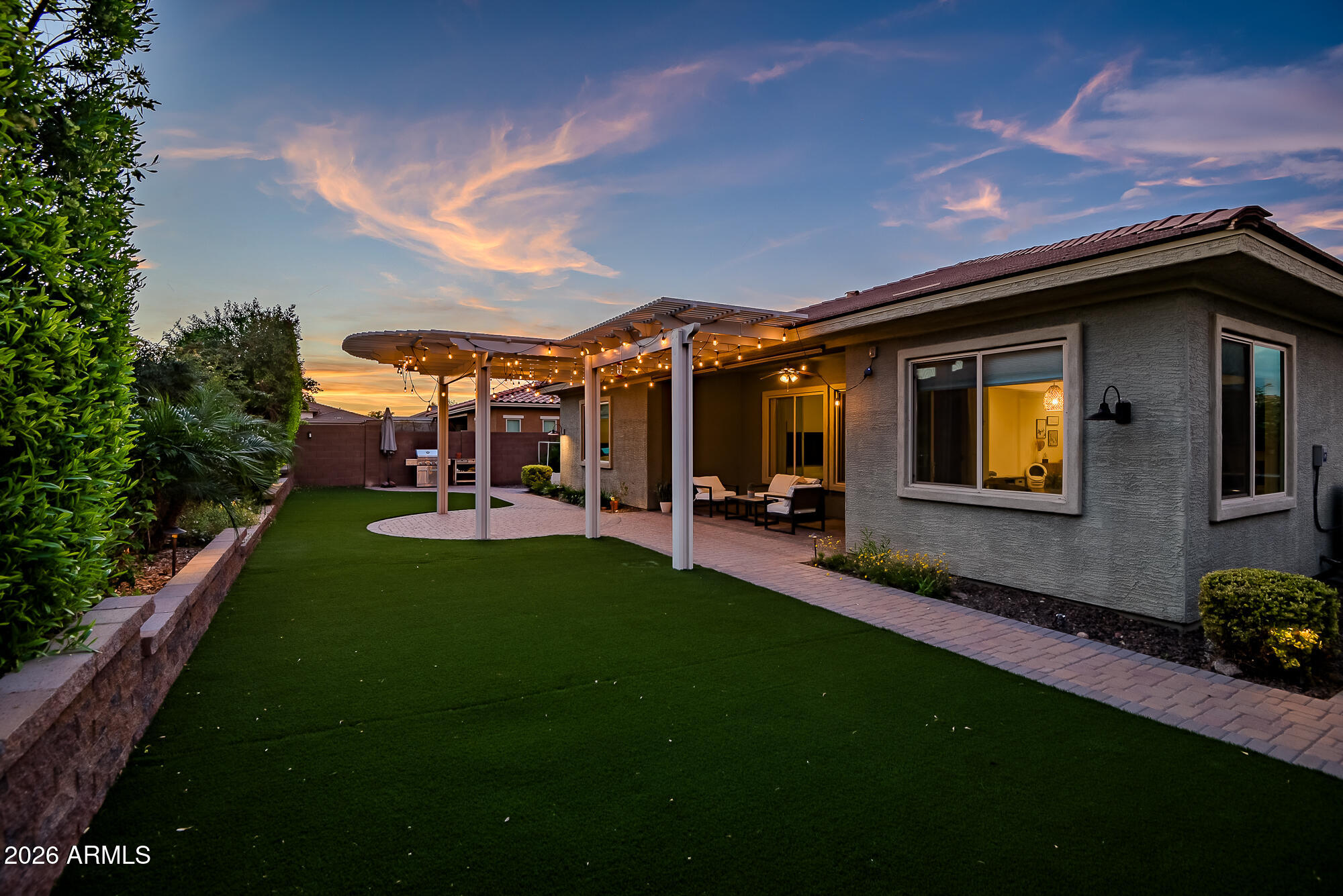 2961 E PRESTON Street