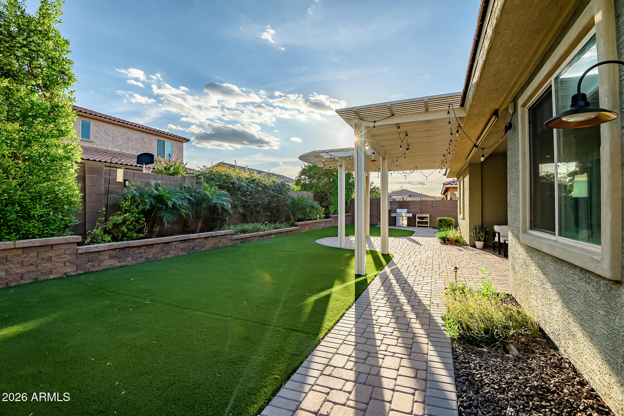 2961 E PRESTON Street