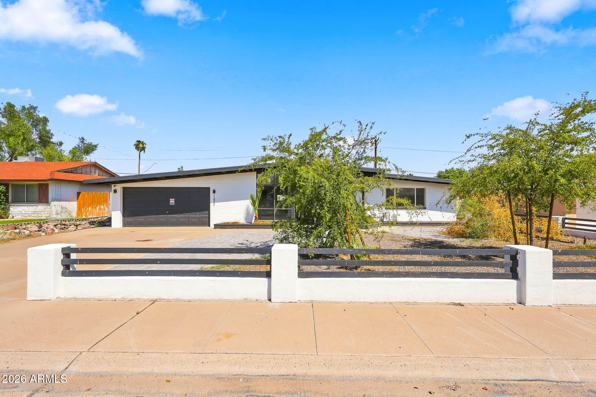 1637 N SUNSET Drive