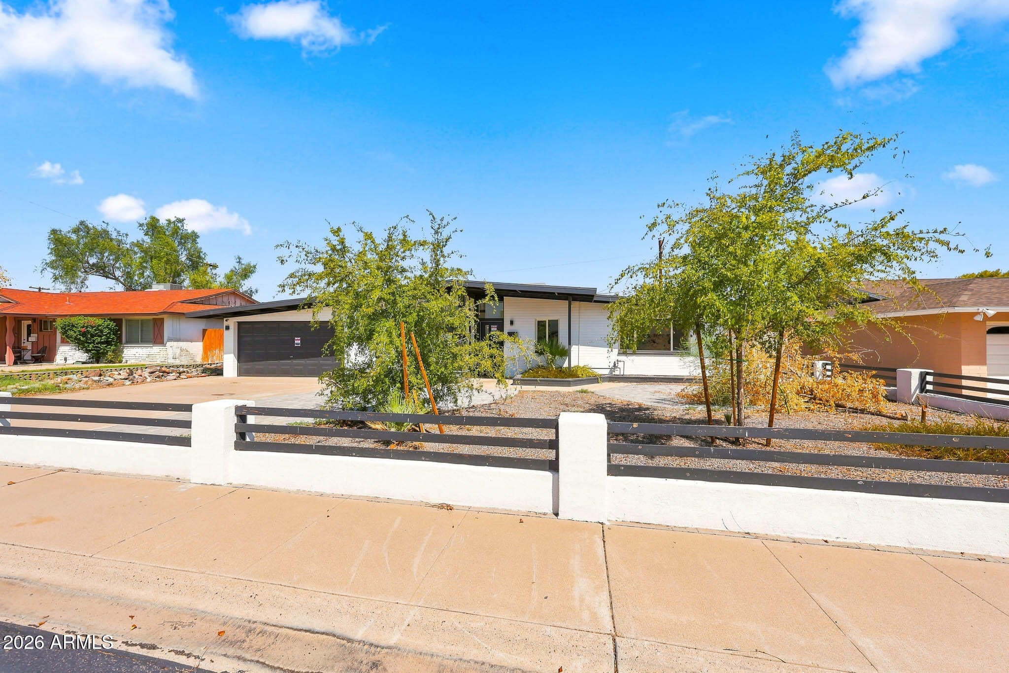 1637 N SUNSET Drive