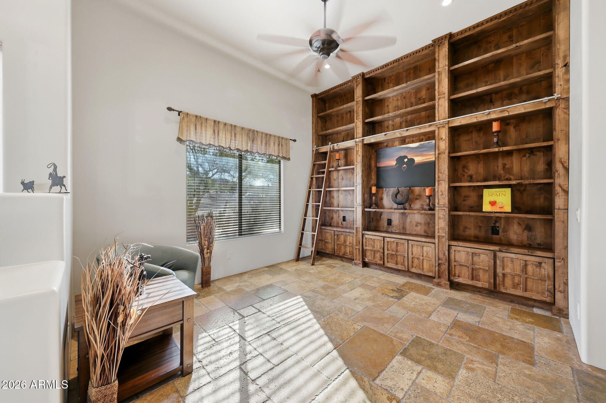 3211 W HORIZON Drive