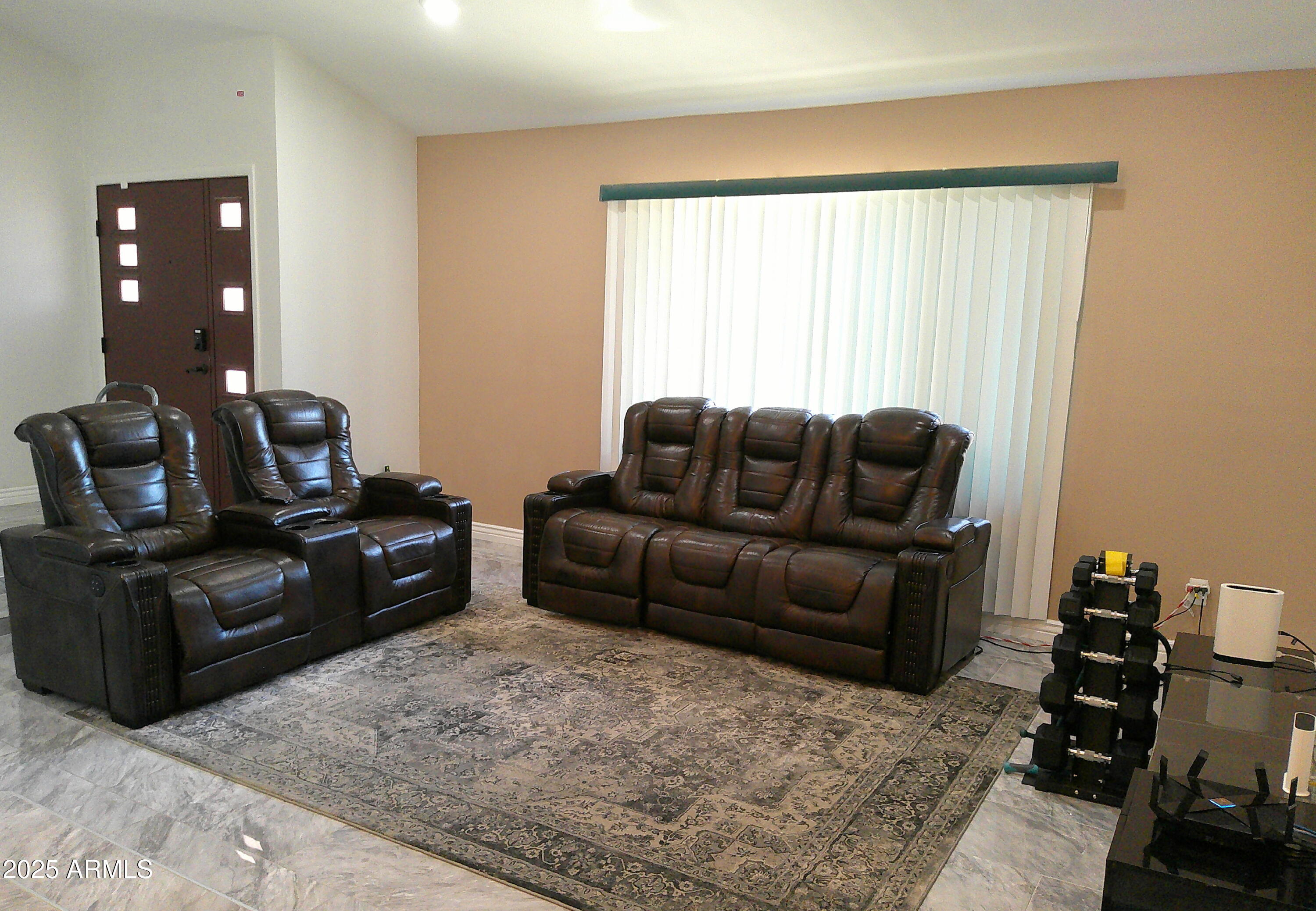 808 W Isabella Avenue