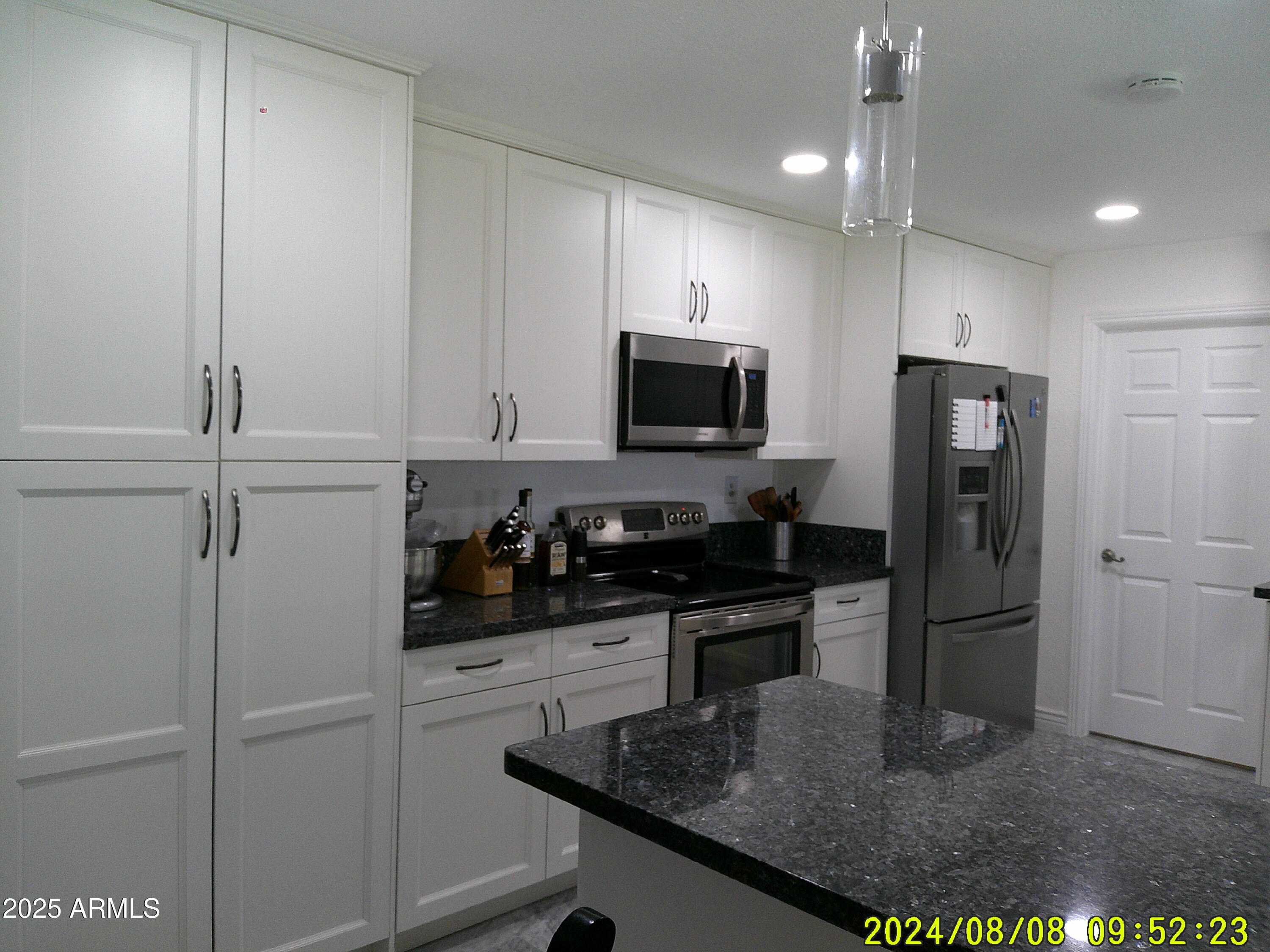 808 W Isabella Avenue